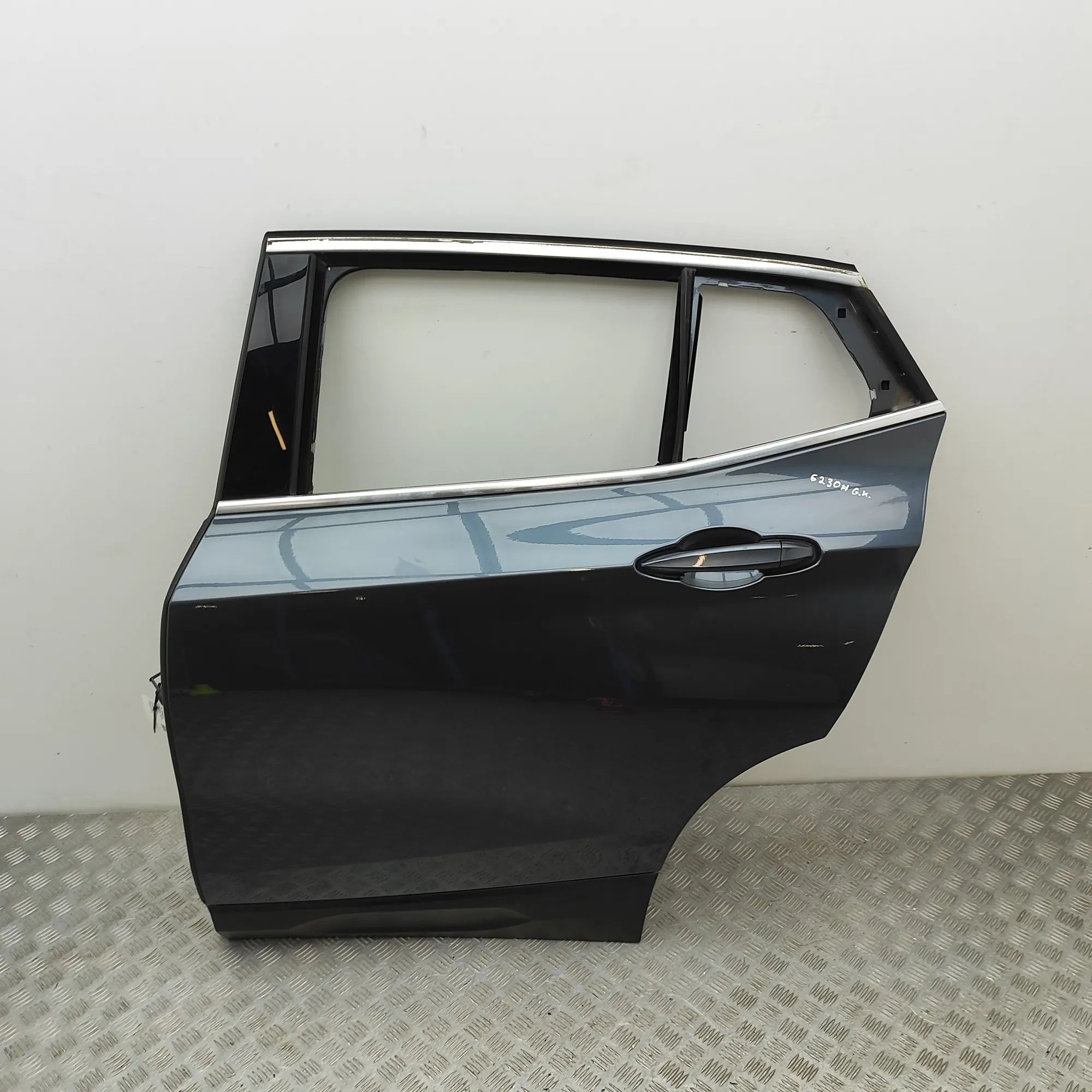 BMW X2 (F39) Rear Left Door 8491729 Rear Left Door BMW X2 (F39) (2018-...)
...