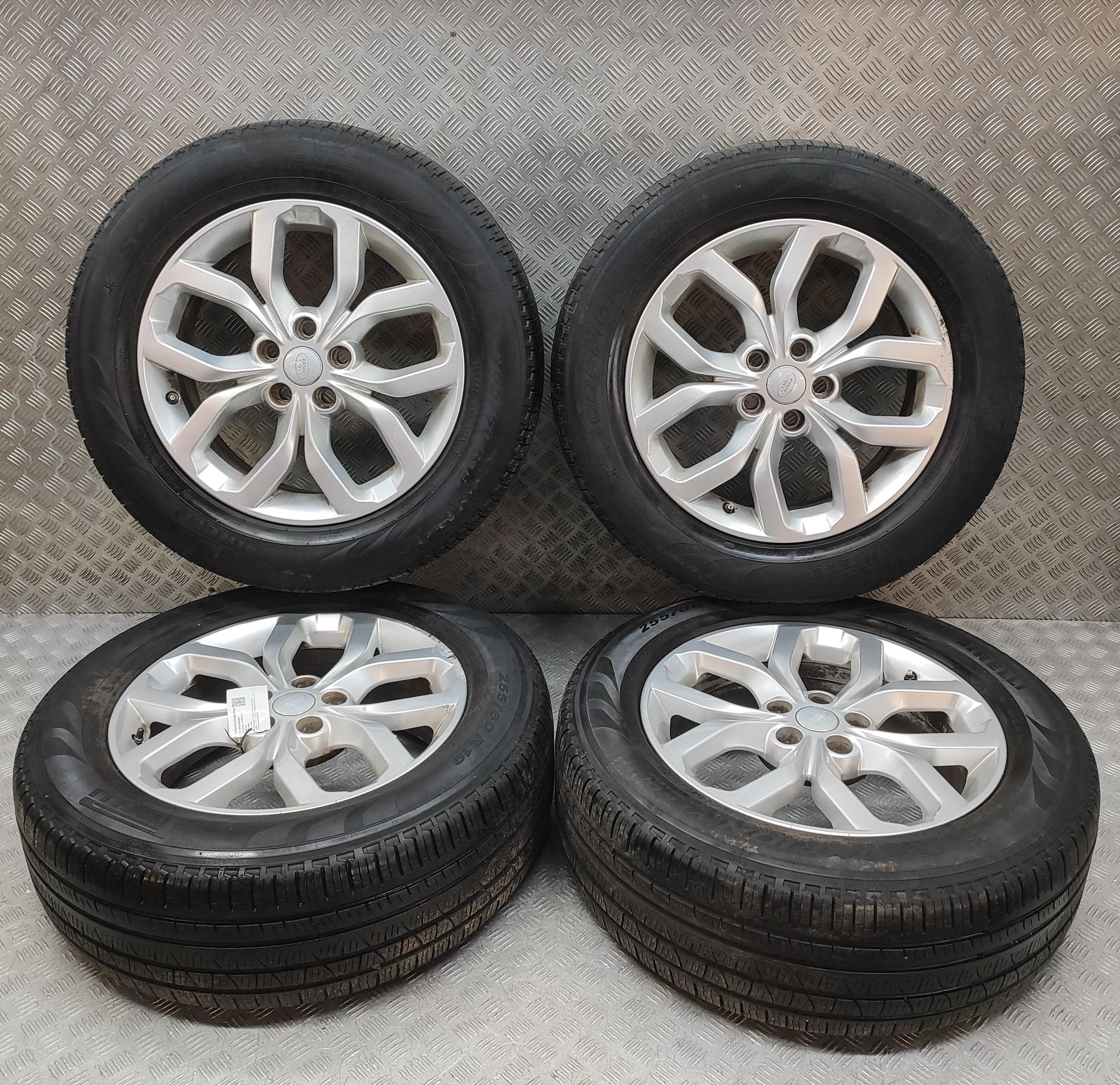 Land Rover Discovery Alloy Wheel Set