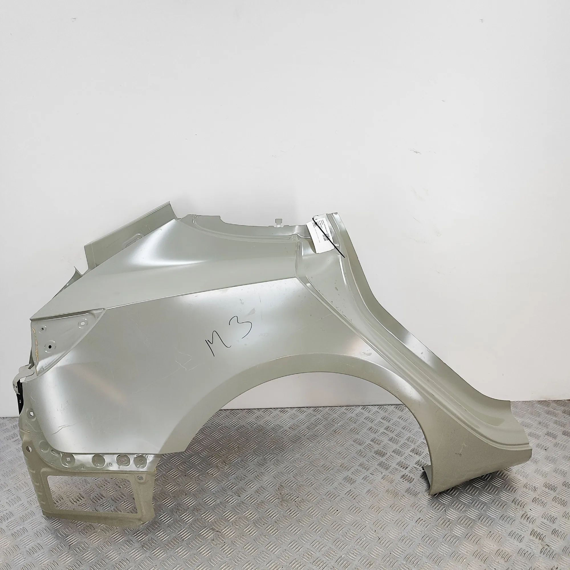 Tesla Model 3 Rear Right Side Wing 1073736-SC-R Rear Right Side Wing TESLA MODEL 3...