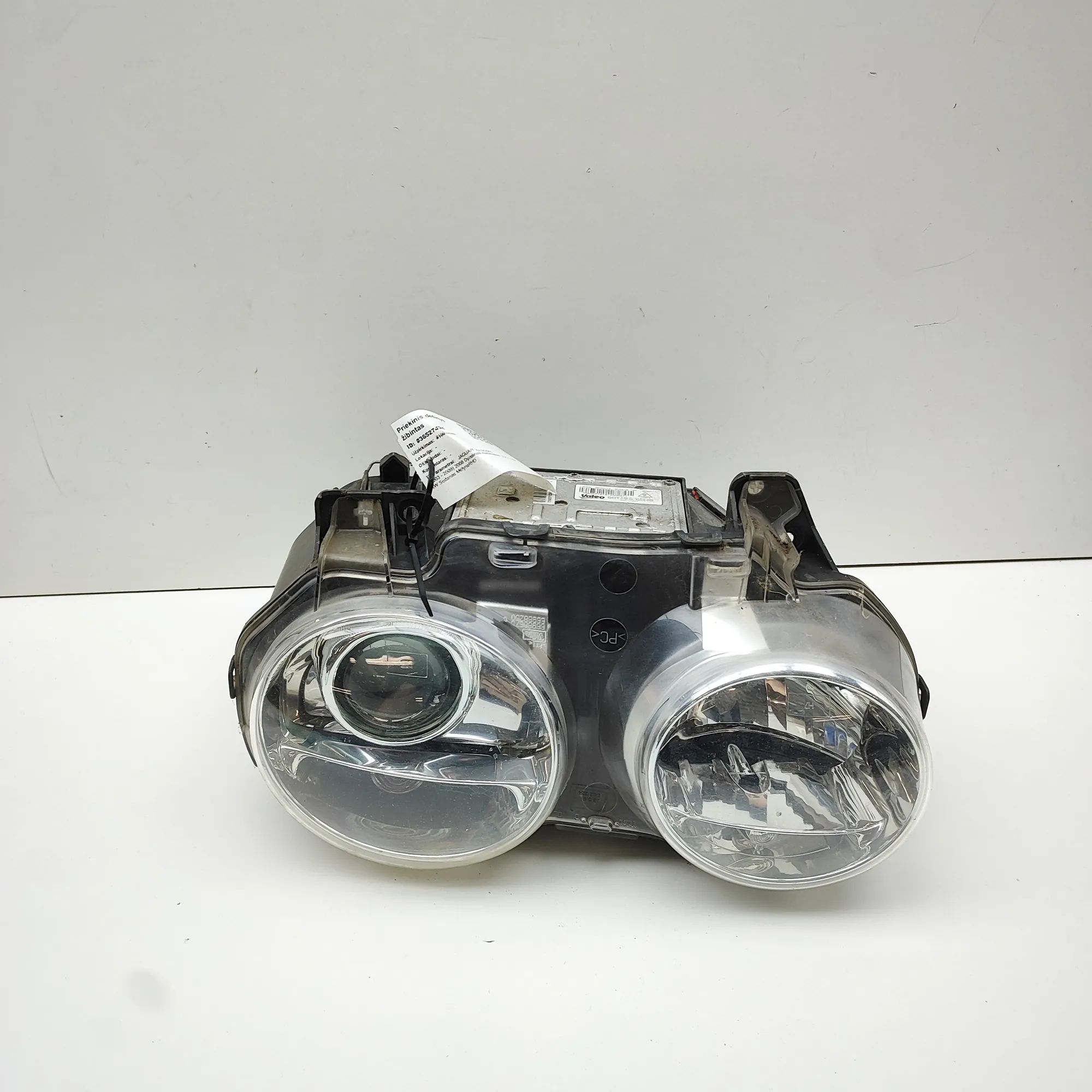 Jaguar XJ Front Right Headlight 2W93-13W030-KN Front Right Headlight JAGUAR XJ ...