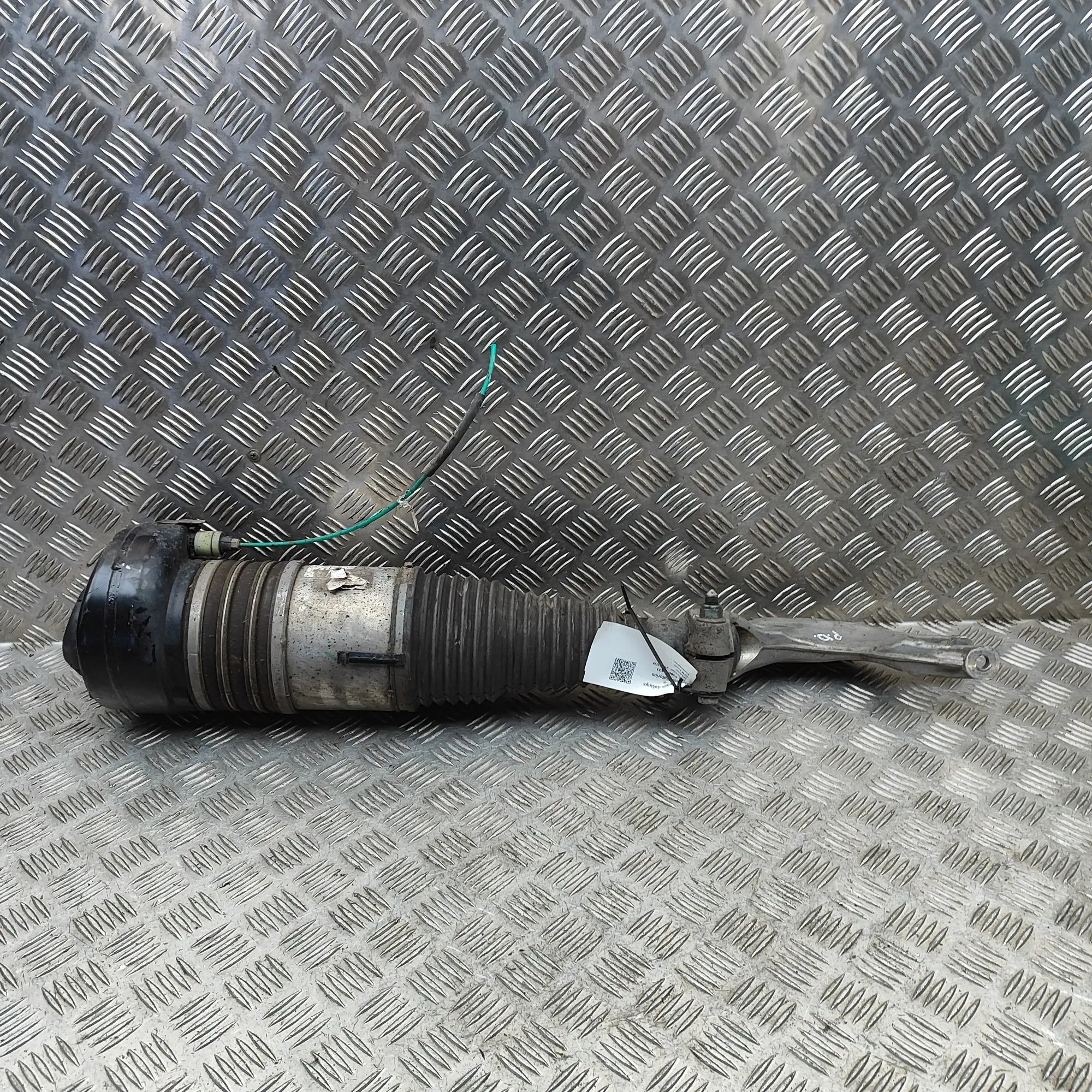 Volkswagen Touareg Front Right Air Shock Absorber 4M0413038, 4M4616039Q Front Right Air Shock Abs...
