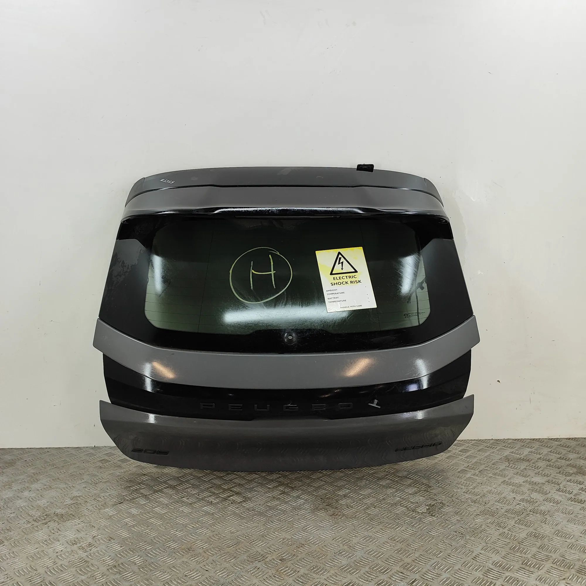 Peugeot 208 Tailgate Bootlid 9823161580, 9827577380 Tailgate Bootlid PEUGEOT...