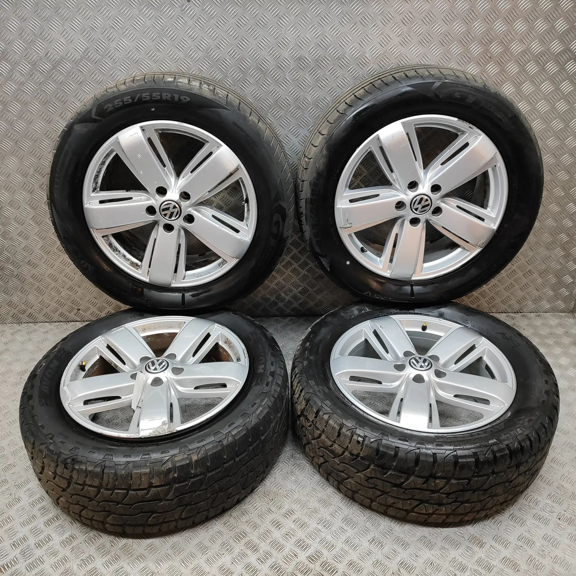 Volkswagen Amarok Alloy Wheel Set 2H0601025Q Alloy Wheel Set VW AMAROK (2H_, S1B)...