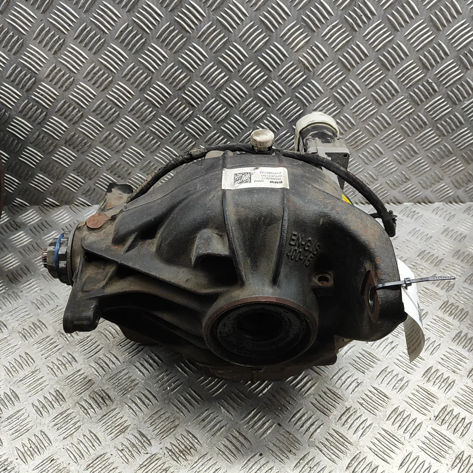 BMW 8 (G15) rear differential 7856930, 8091533, 7856933, 7856928 Rear Differe...