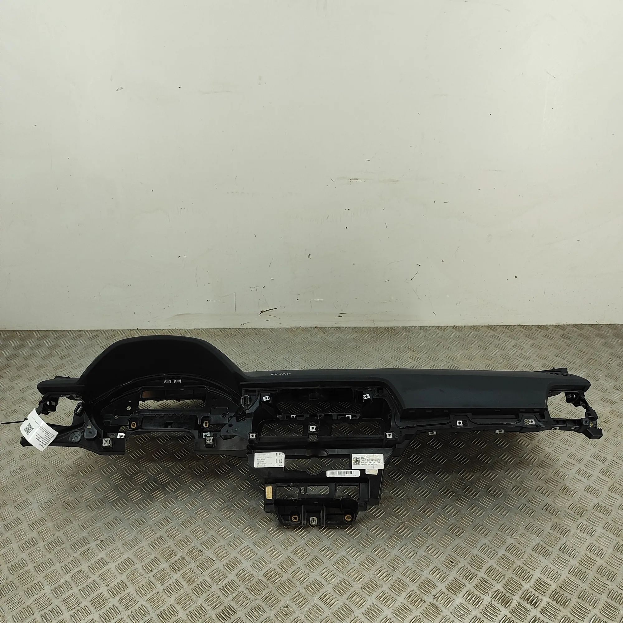 Audi Q5 (FY) Dashboard 80B857001H Dashboard AUDI Q5 (FY) (2016-...)

P...