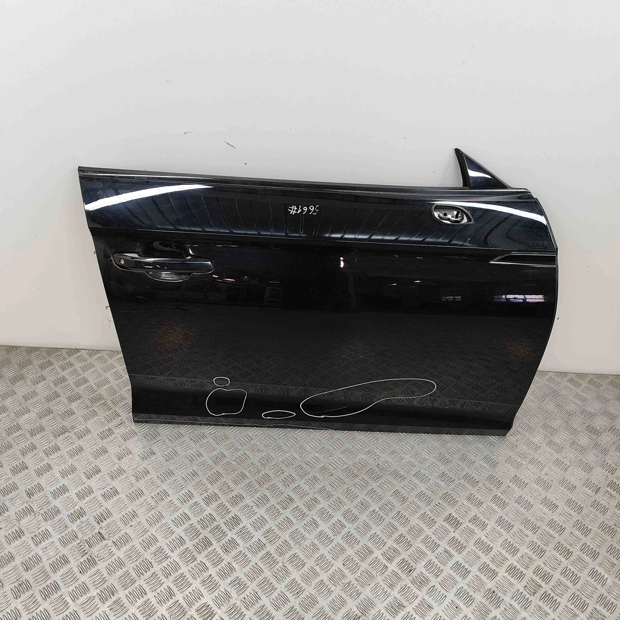 Audi A5 (B9) Front Right Door 8W8831052D, 8W8831052, 8W8831052B Front Right D...