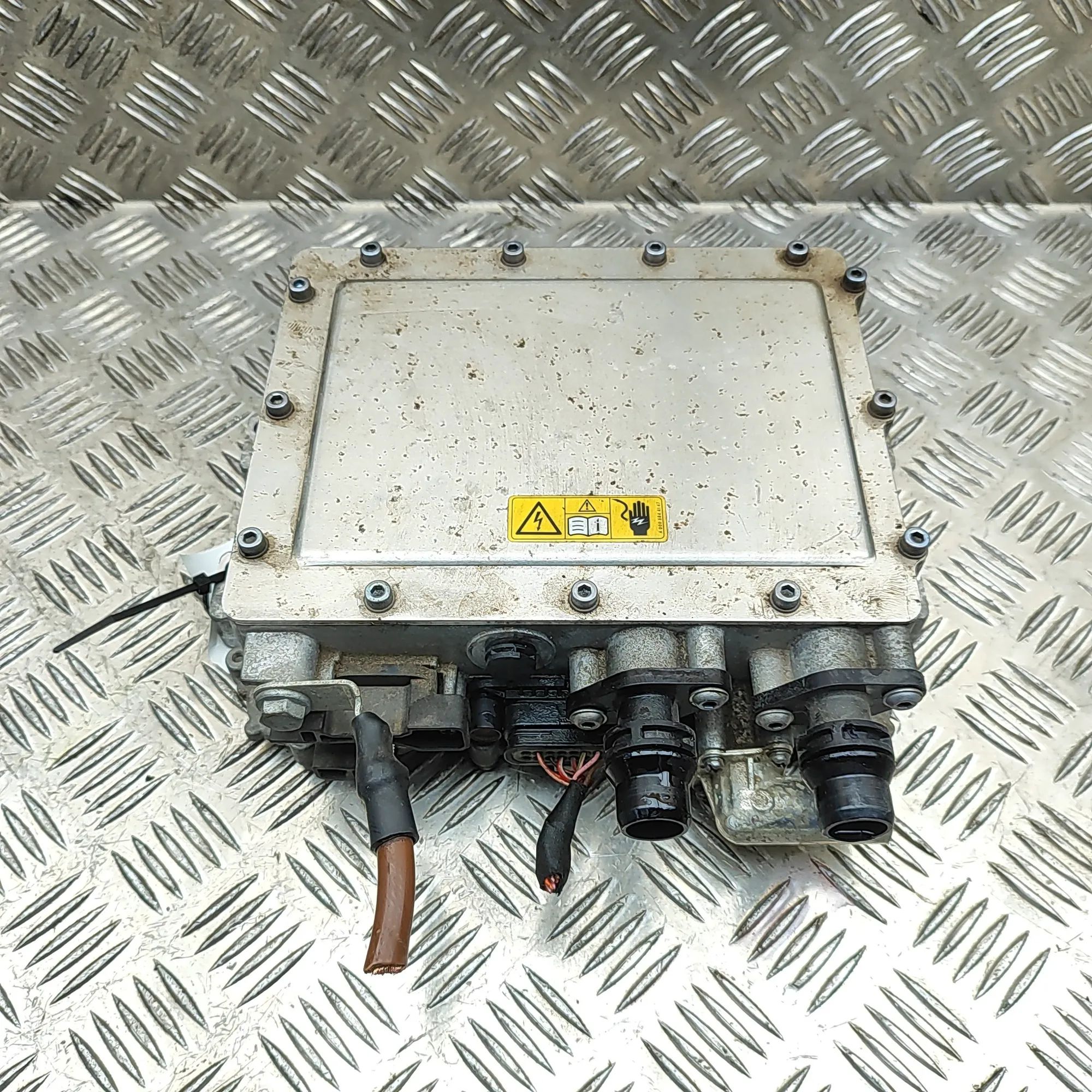 Mercedes-Benz Sprinter (W907 / W910)  Invertteri A0003421000, A0003424800 Inverter MERCEDES-BENZ...