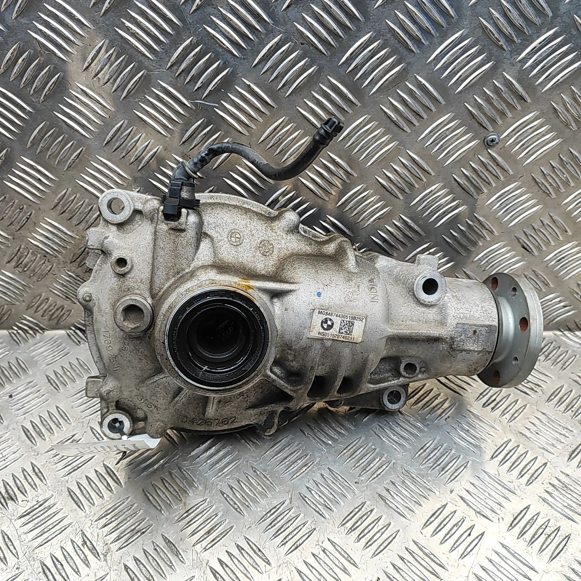 BMW X3 / iX3 (G01) передний редуктор 10425702, 10425761, 8487443 Front Differential ...