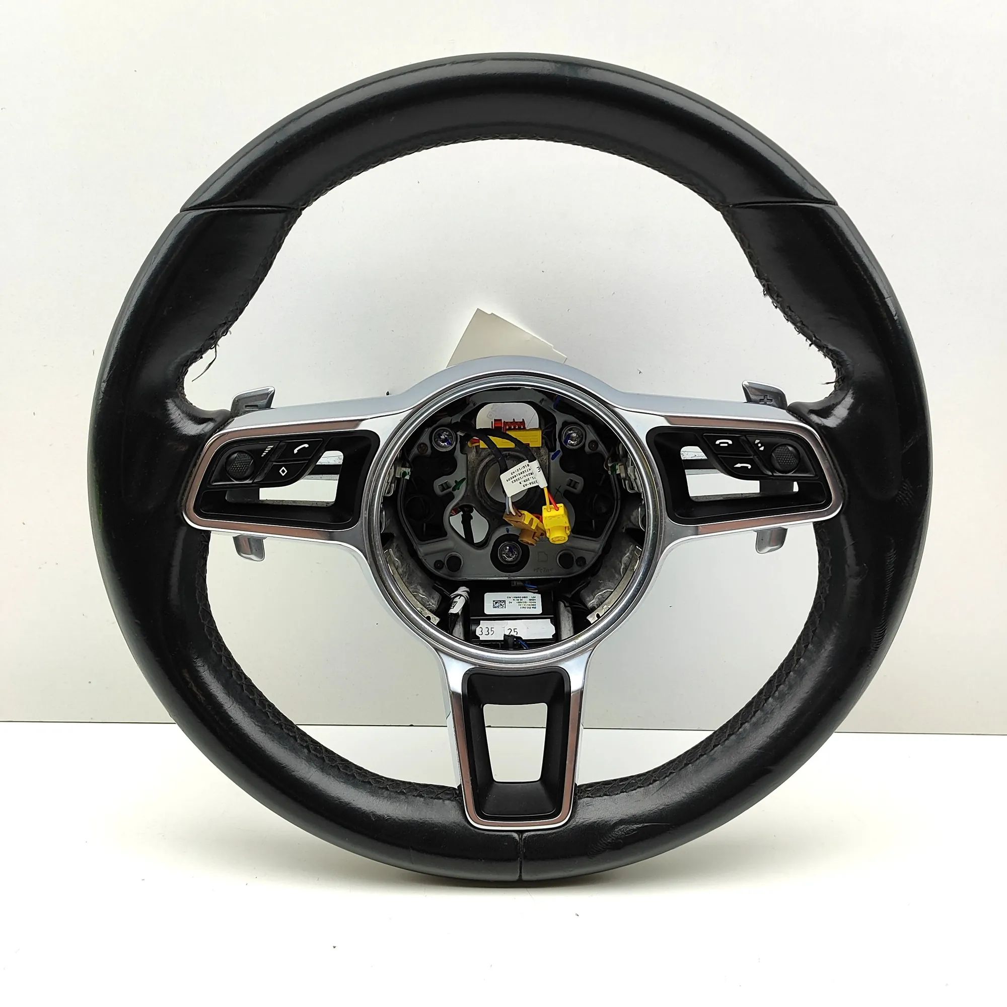 Porsche Macan steering wheel