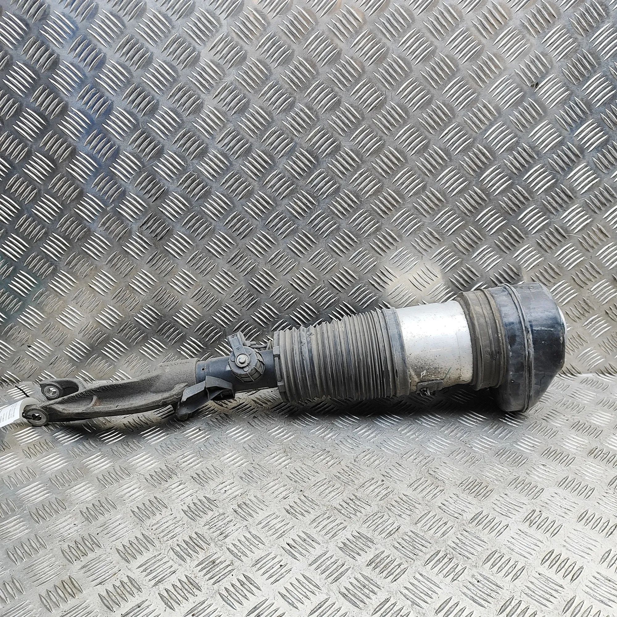 BMW X5 (G05) Front Right Air Shock Absorber 6869030 Front Right Air Shock Absorber BMW X5 (...