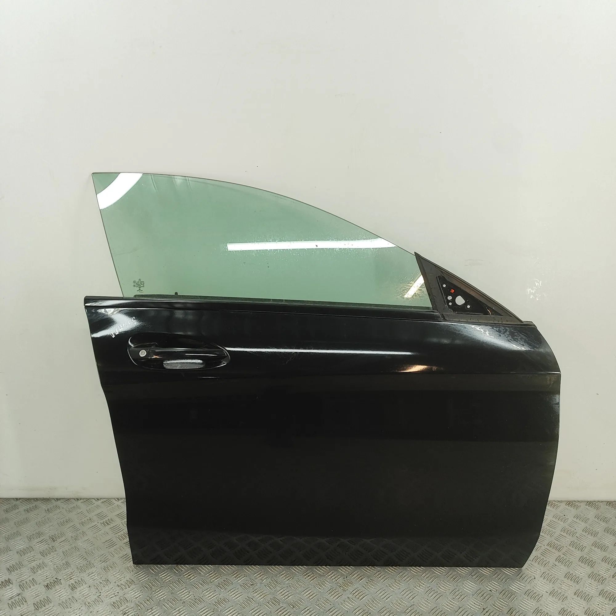 Mercedes-Benz CLA (C117) Front Right Door A1177220210, A1177220207 Front Right Door MERCE...