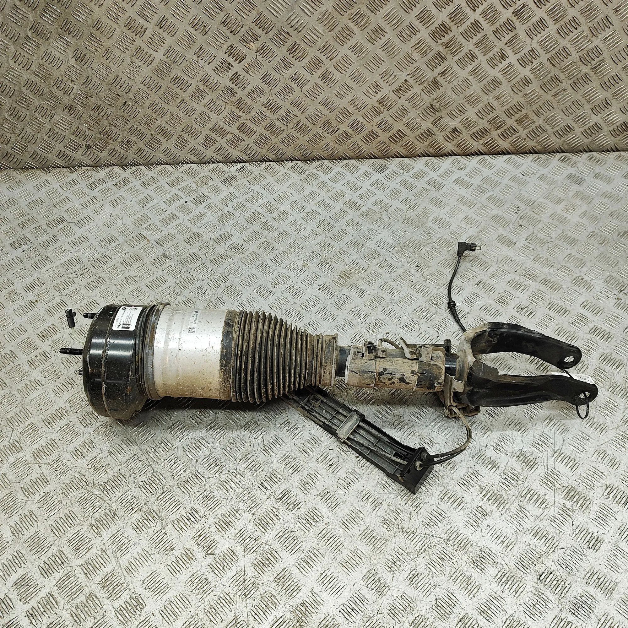 Mercedes-Benz GLE (W167) Front Left Air Shock Absorber A1673203113 Front Left Air Shock Absorber MERCE...
