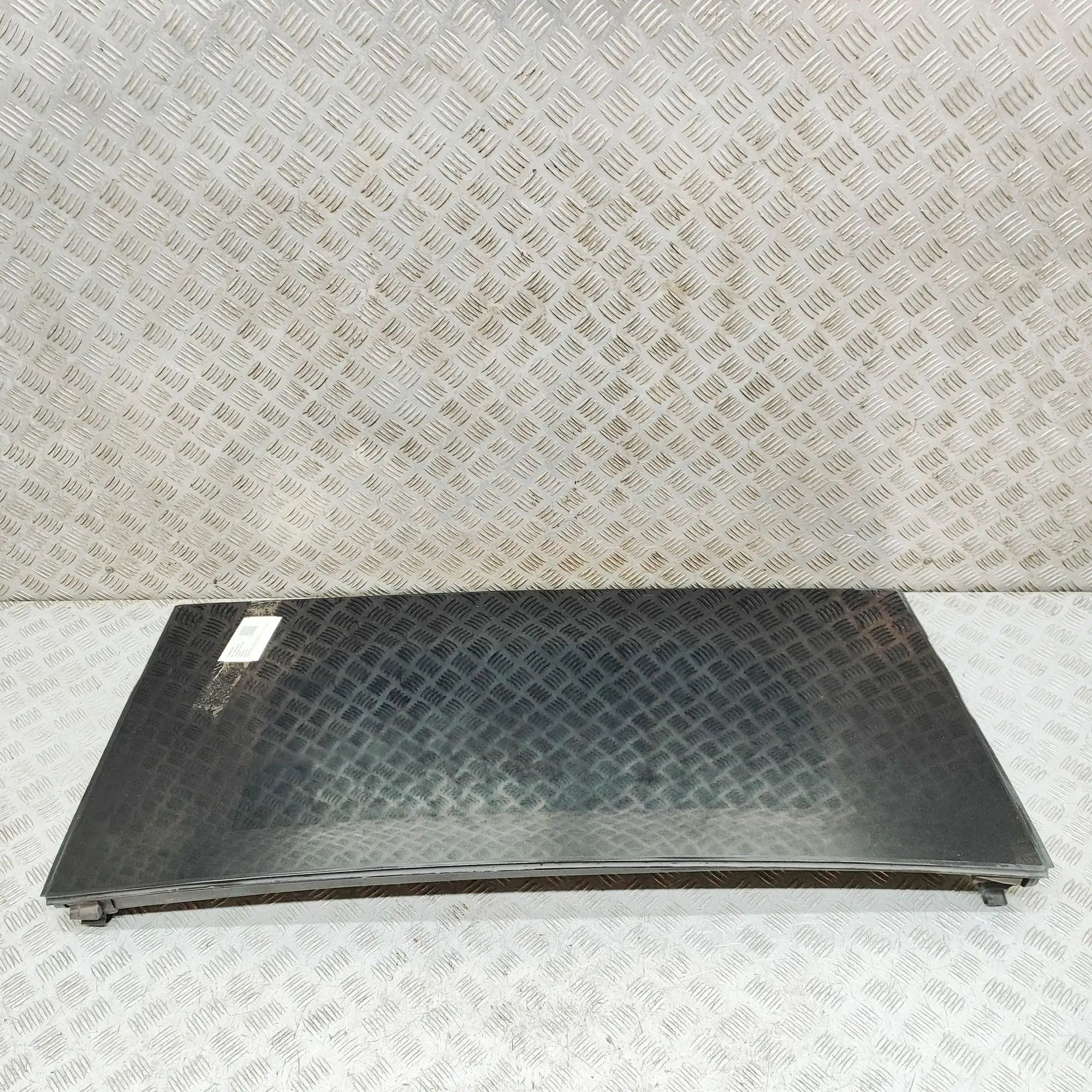 Tesla Model X Sunroof 1034903-00-P Sunroof TESLA MODEL X (2013-...)

...