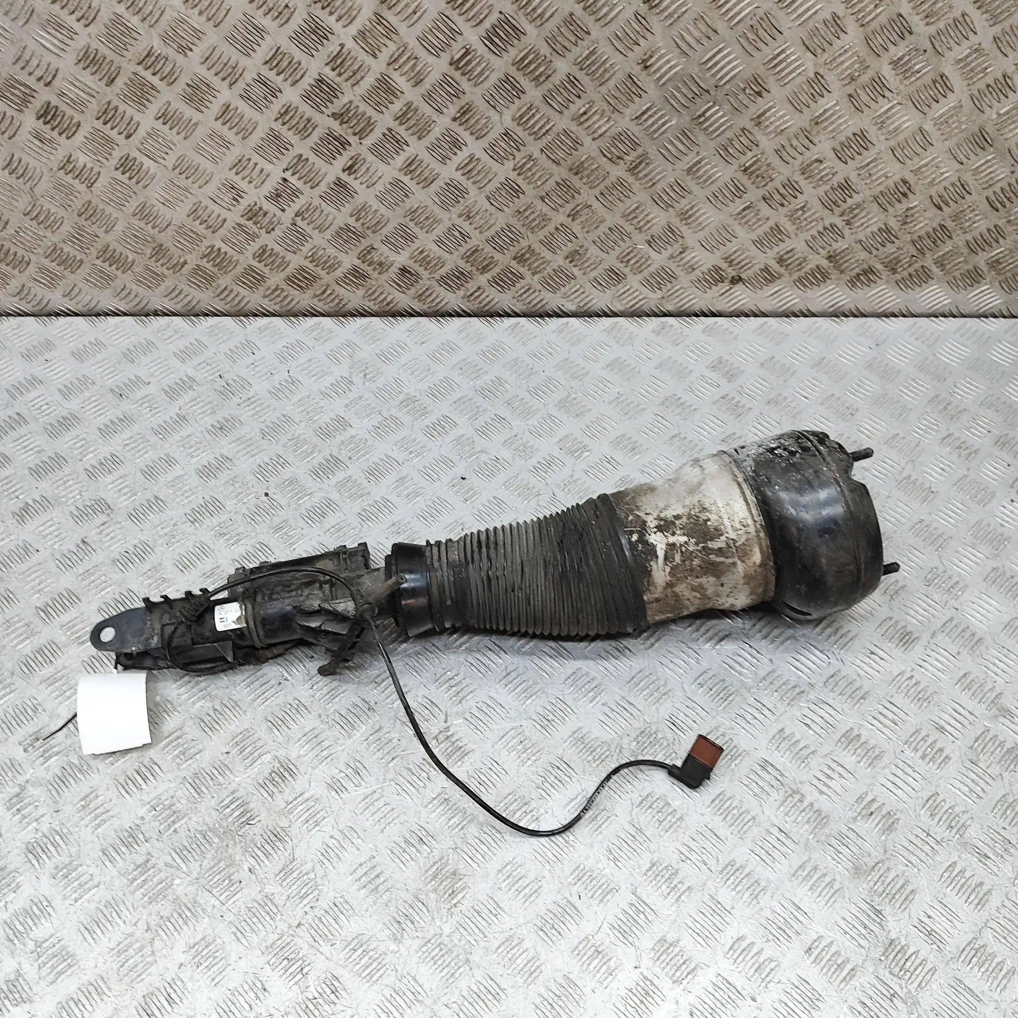 Mercedes-Benz S Coupe (C217) Front Right Air Shock Absorber A2173200013 Front Right Air Shock Absorber MERC...