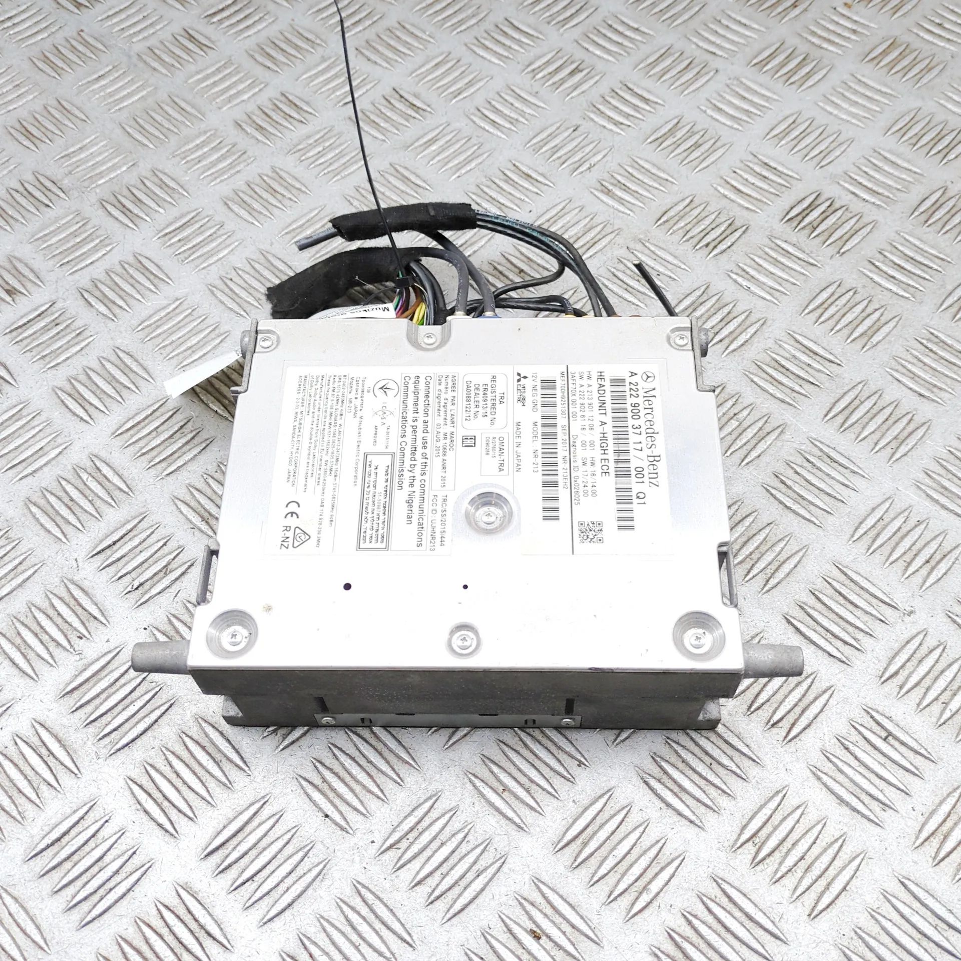 Mercedes-Benz A (W176) Music Radio CD Player Head Unit A2139011206, A2229026116, A2229003717 Music Rad...