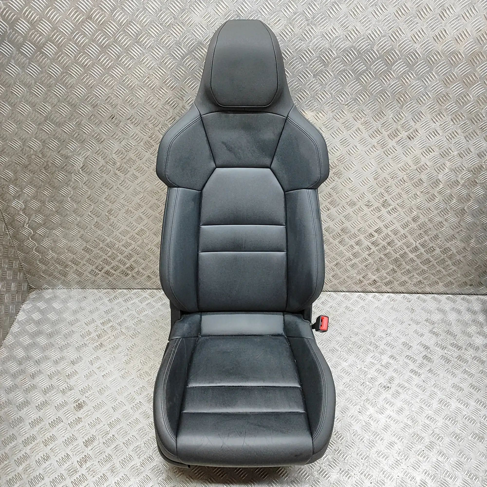 Audi e-tron GT (FW) Front Right Seat 4J3881406, 4J3881806 Front Right Seat AUDI E-TR...