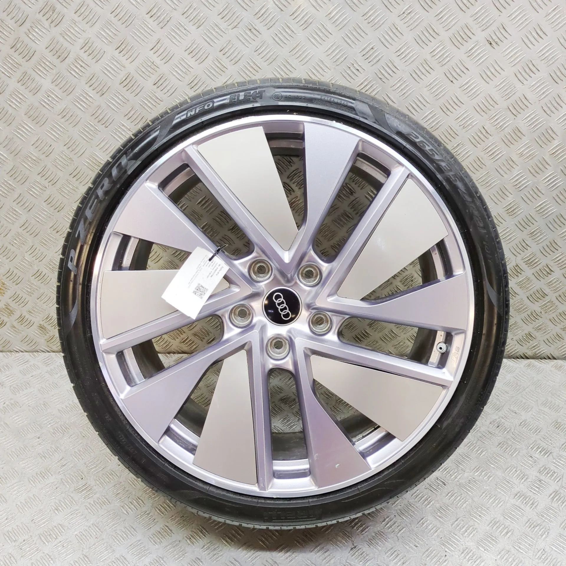 Audi e-tron GT (FW) Alloy Wheel 4J3601025S, 4J3601025J, 4J3601025AA Alloy Wheel...