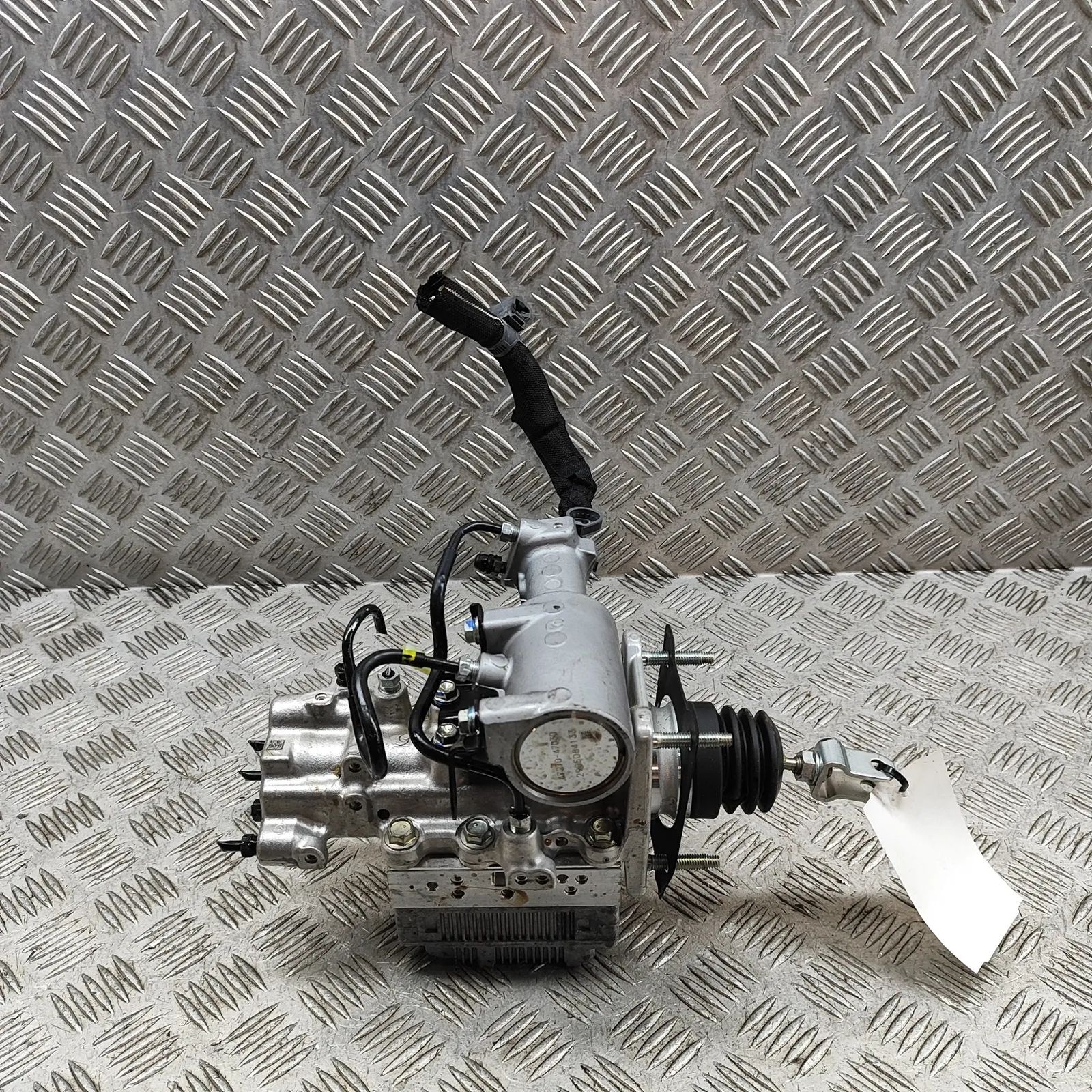 Toyota RAV4 (XA40) Brake Servo Booster 47210-42140 Brake Servo Booster TOYOTA RAV (4 V...
