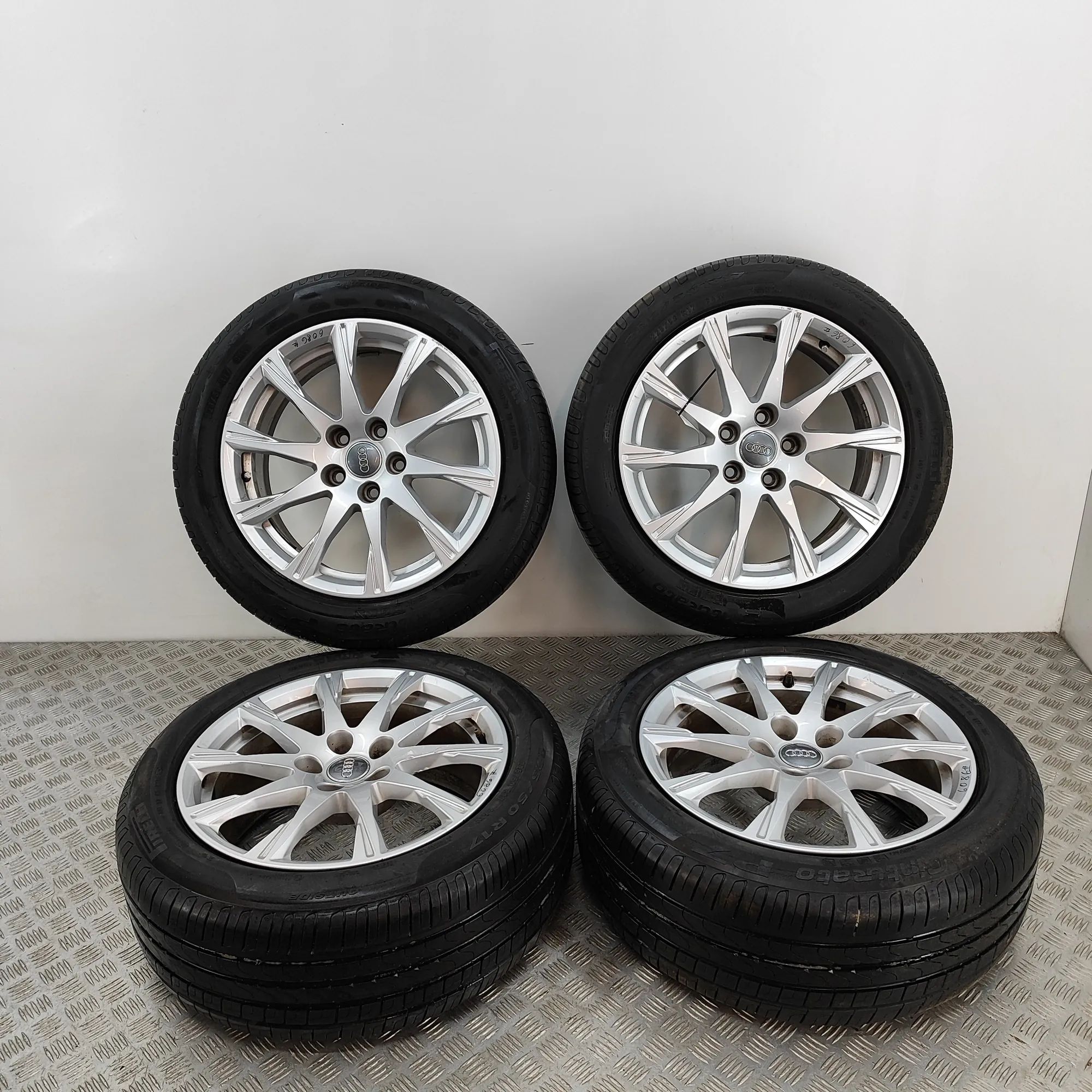 Audi A4 (B8) Alloy Wheel Set 8W0601025C Alloy Wheel Set AUDI A4 (8W2, B9) (2...