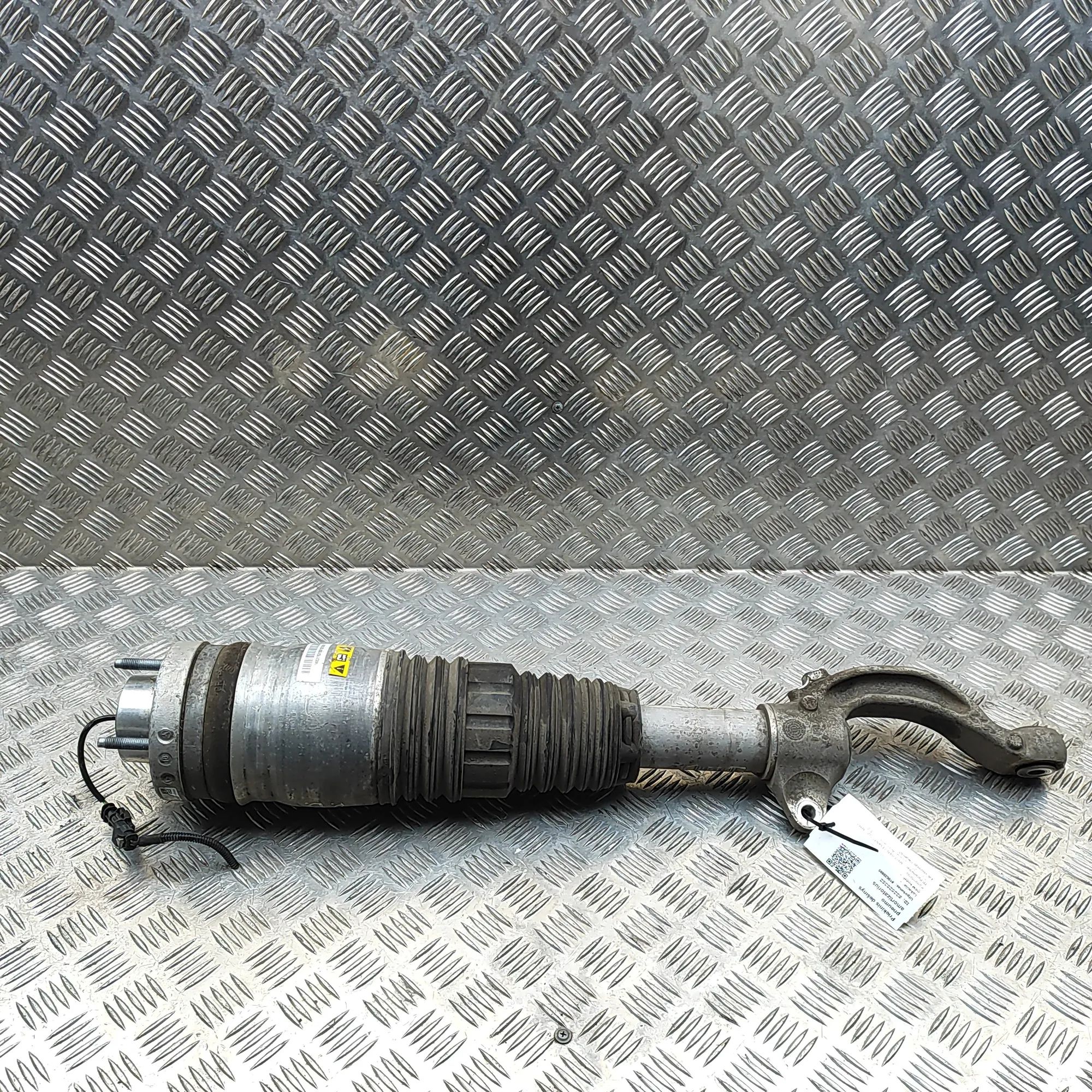 Maserati Levante Front Right Air Shock Absorber 670106262, 462400012643, 670100716 Front Right ...