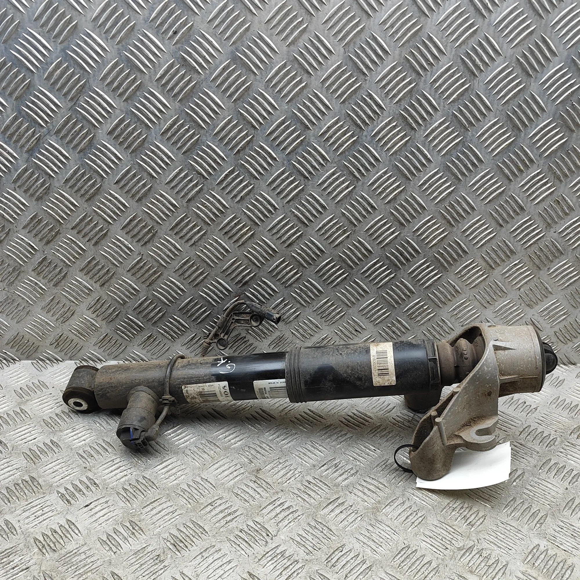 Volvo XC90 Rear Left Shock Absorber 31658926, 32346058 Rear Left Shock Absorber VOL...