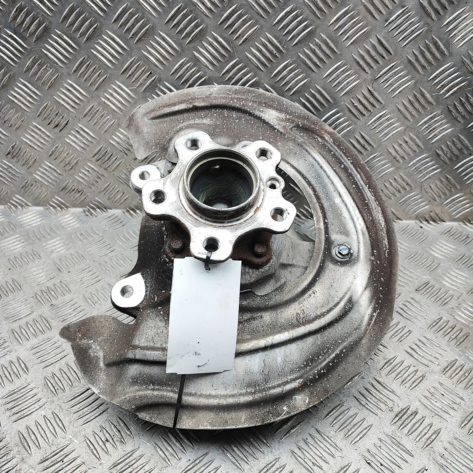 BMW X3 / iX3 (G01) Front Right Wheel Hub 6882596 Front Right Wheel Hub BMW IX3 (G08) (20...