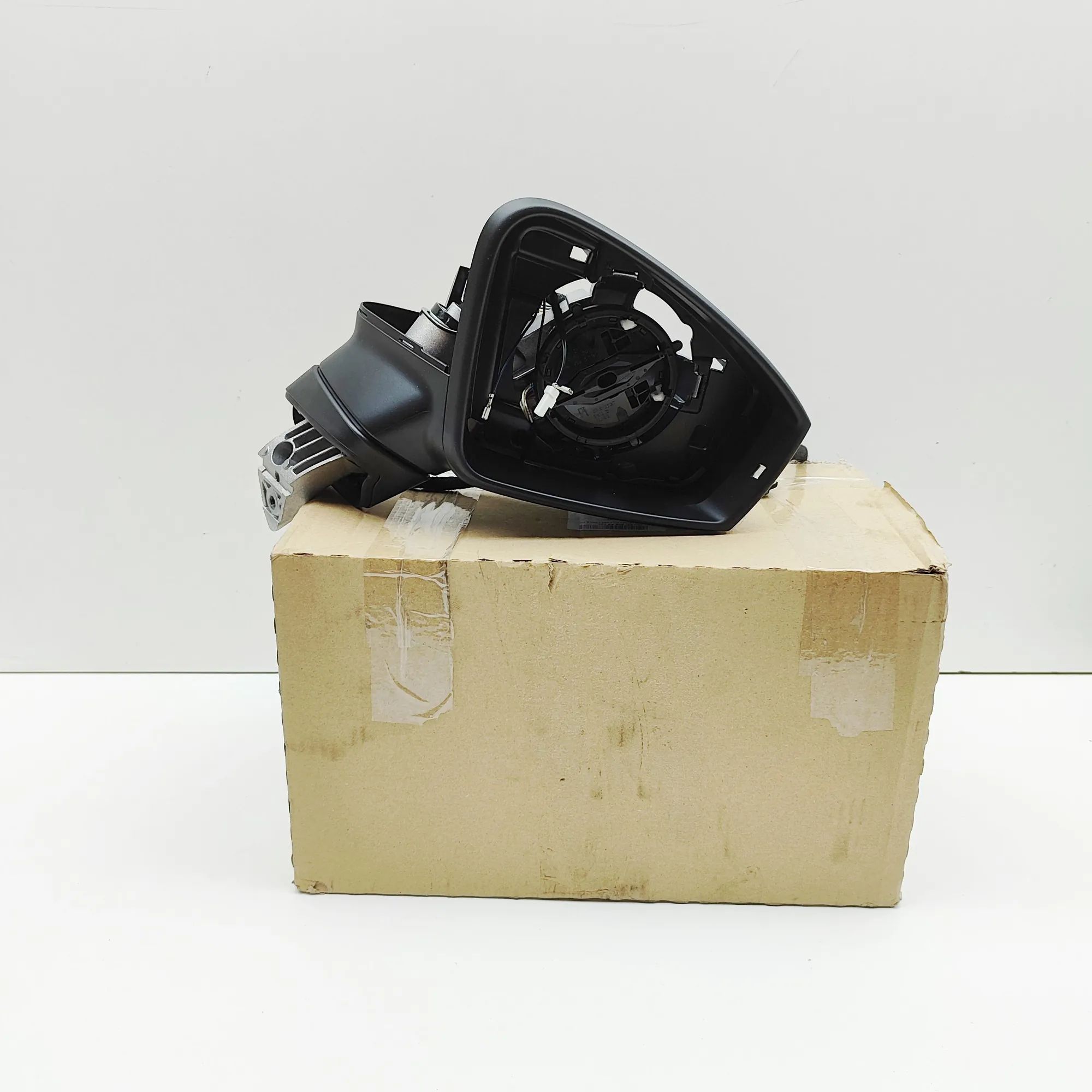 Volkswagen Touareg Right Side Wing Mirror 761857508AB Right Side Wing Mirror VW TOUAREG (...