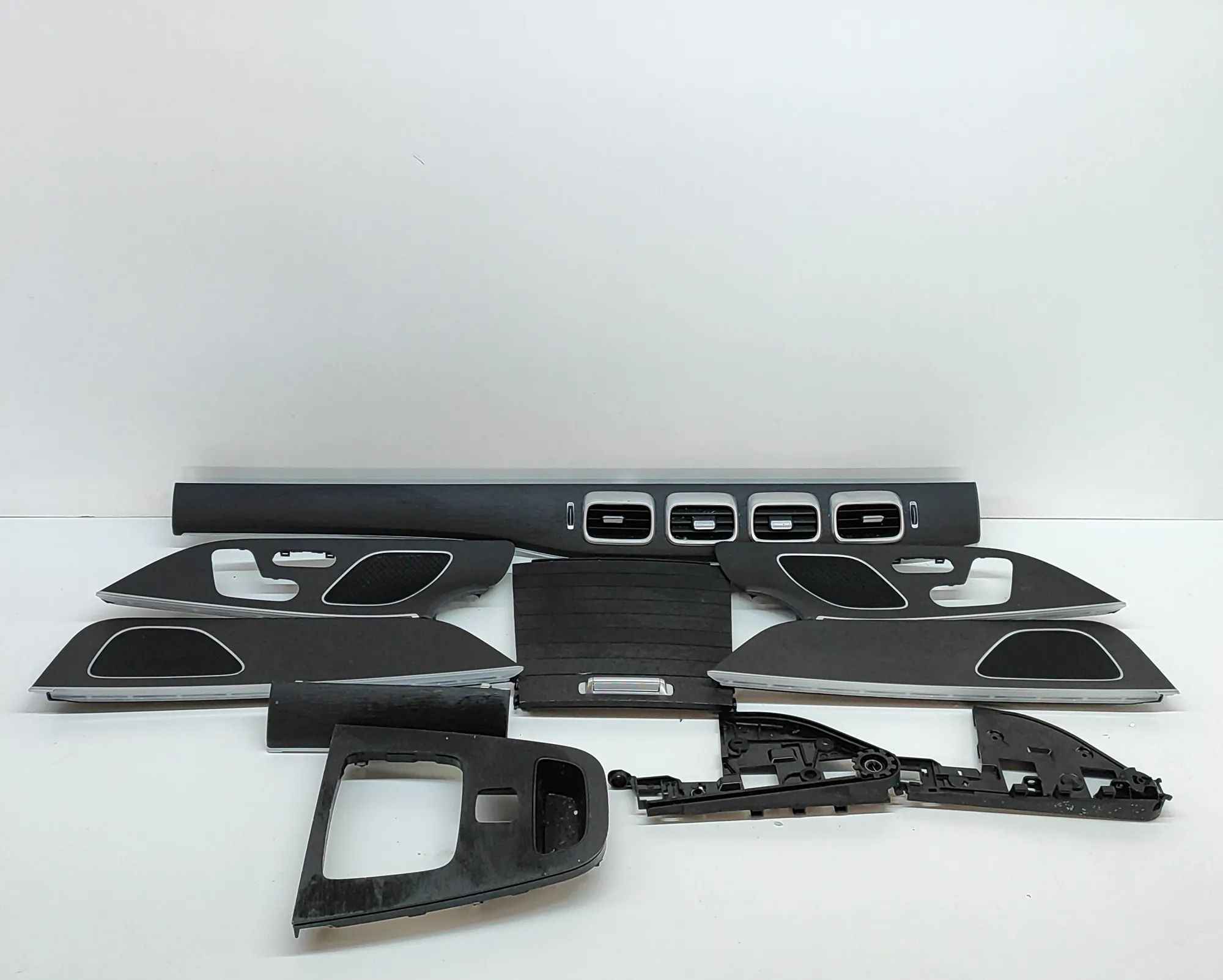 Mercedes-Benz GLE (W167) Interior Trim Strips Kit A1676807900, A1677300402, A1677206500, A1676806...