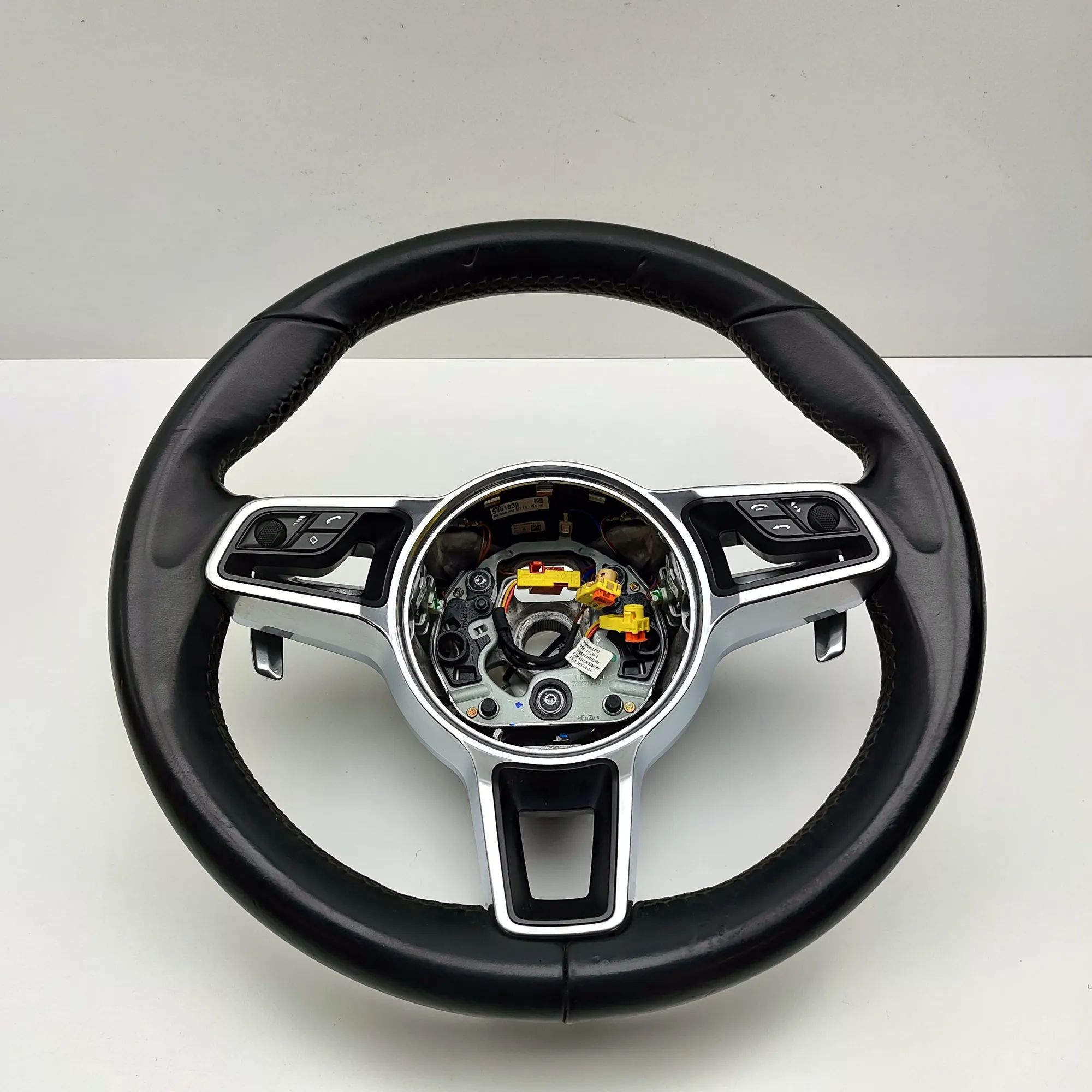 Porsche Macan steering wheel