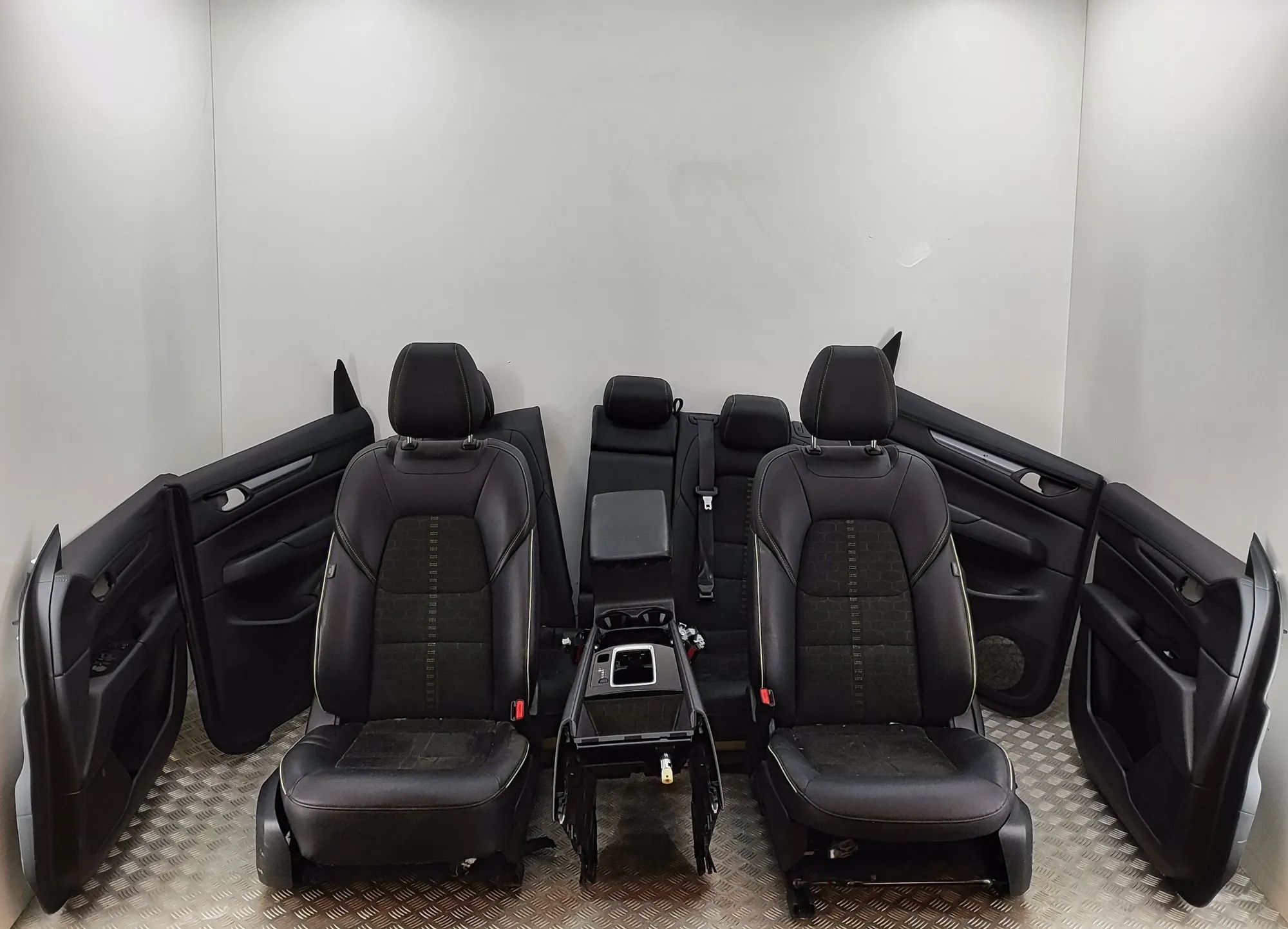 Mazda CX-5 (KF) Interior Seats W/ Door Cards Kit KB8T-68-520B, KB8C-68-56X, KB8C-55-8SA, KB8T-68...