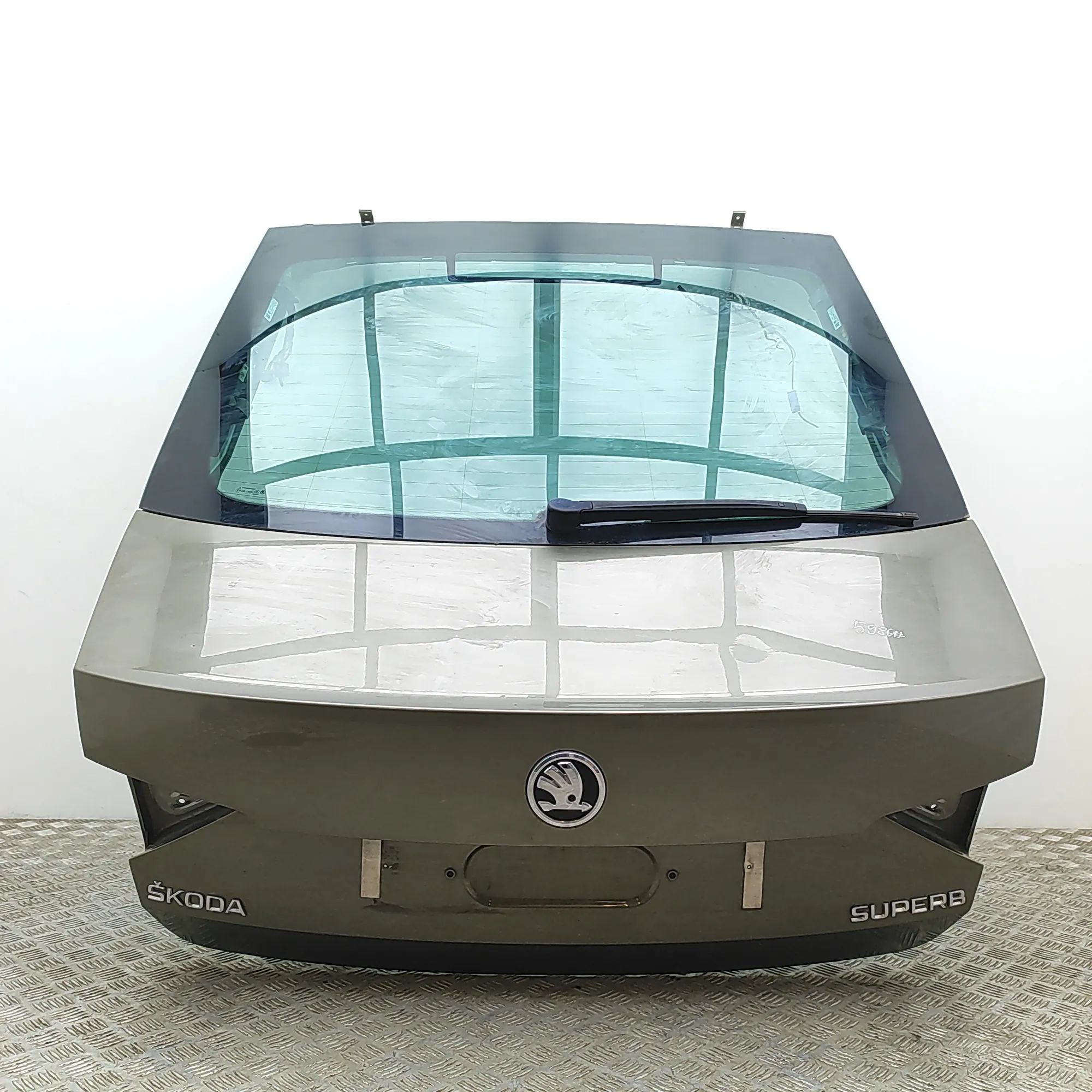 Tailgate Bootlid Brand/Model: SKODA SUPERB
Year: 2017
Engine: 20...
