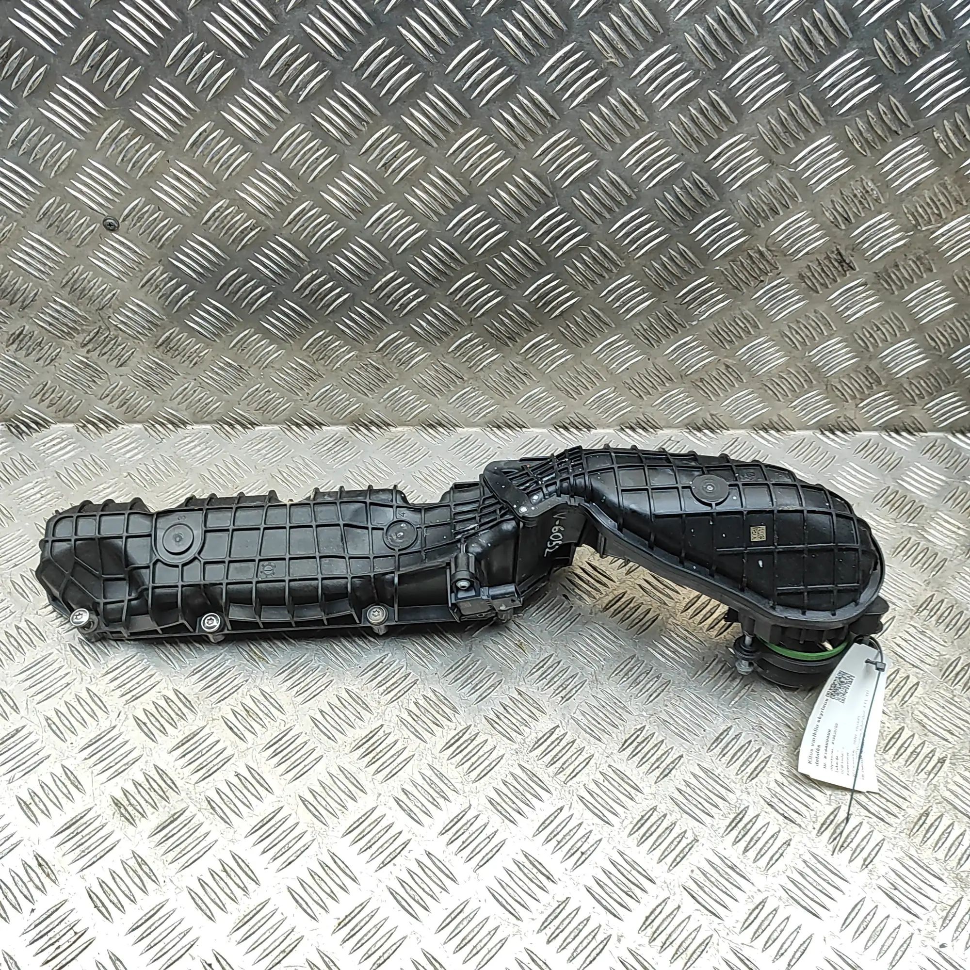 BMW X6 (G06) впускной коллектор 8644432, A2C96484200, 7852405, 8601613 Intake M...
