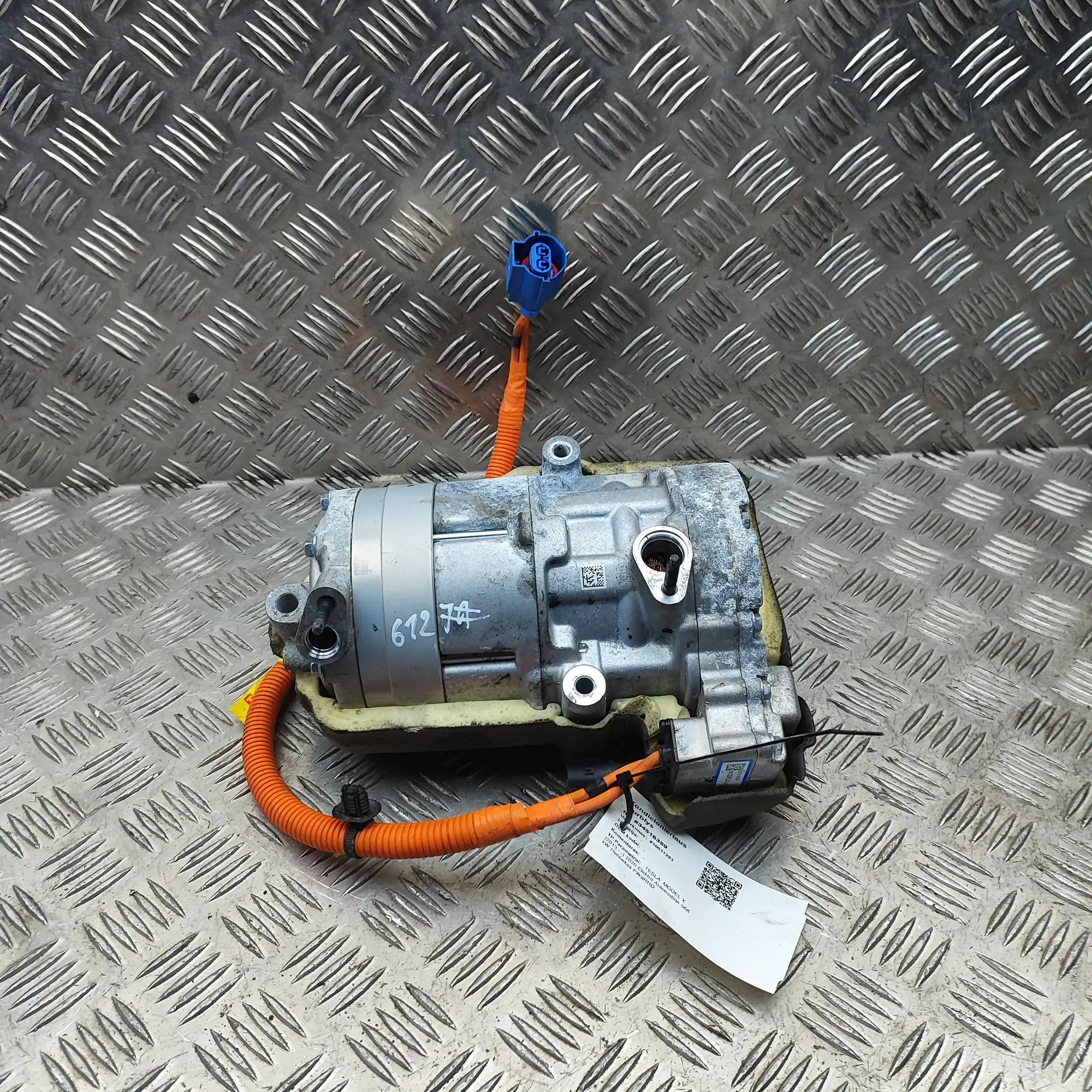 Tesla Model X Air Condition A/C Pump 1042442-00-K Air Condition A/C Pump TESLA MODEL...