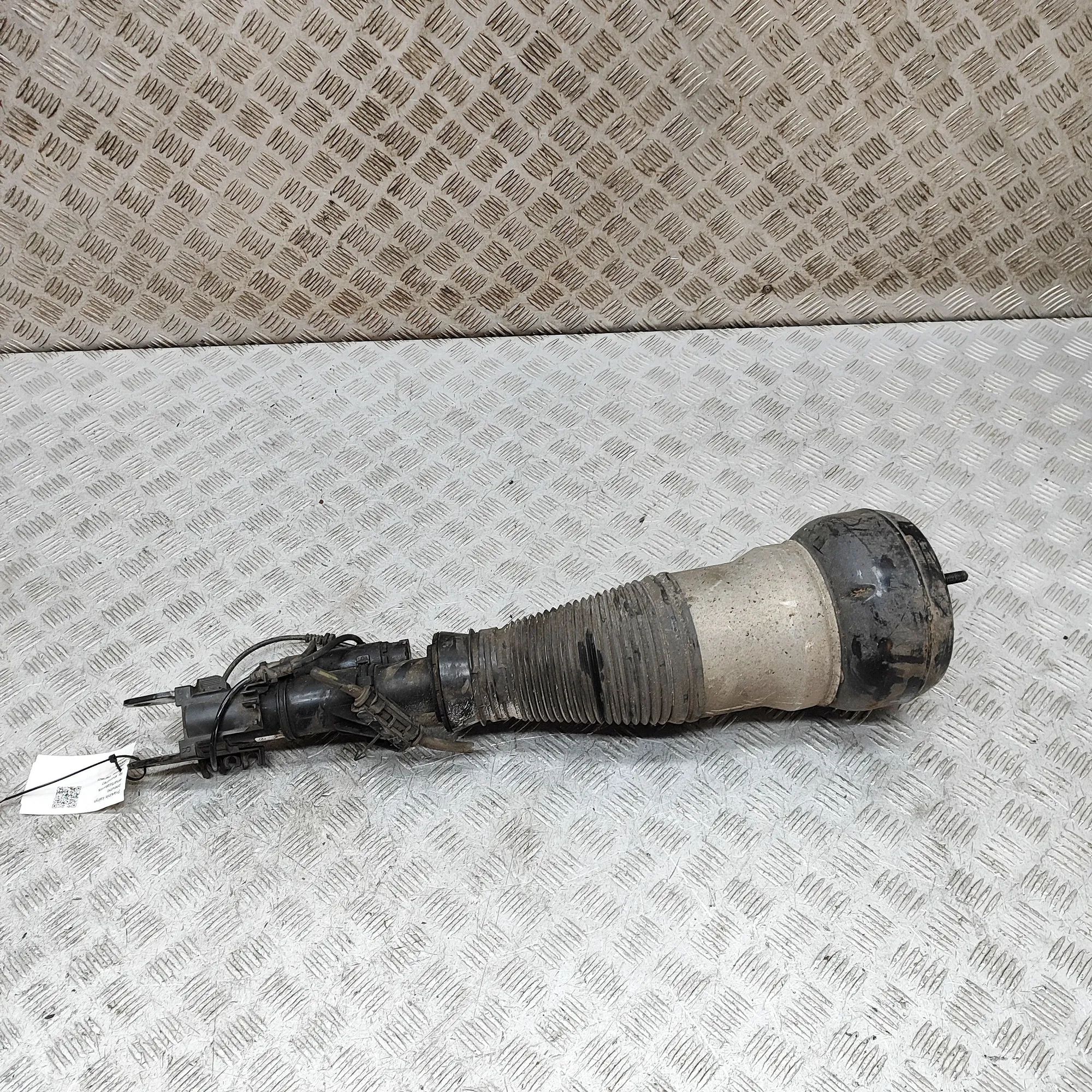 Mercedes-Benz S Coupe (C217) Front Left Air Shock Absorber A2173201500 Front Left Air Shock Absorber MERCE...