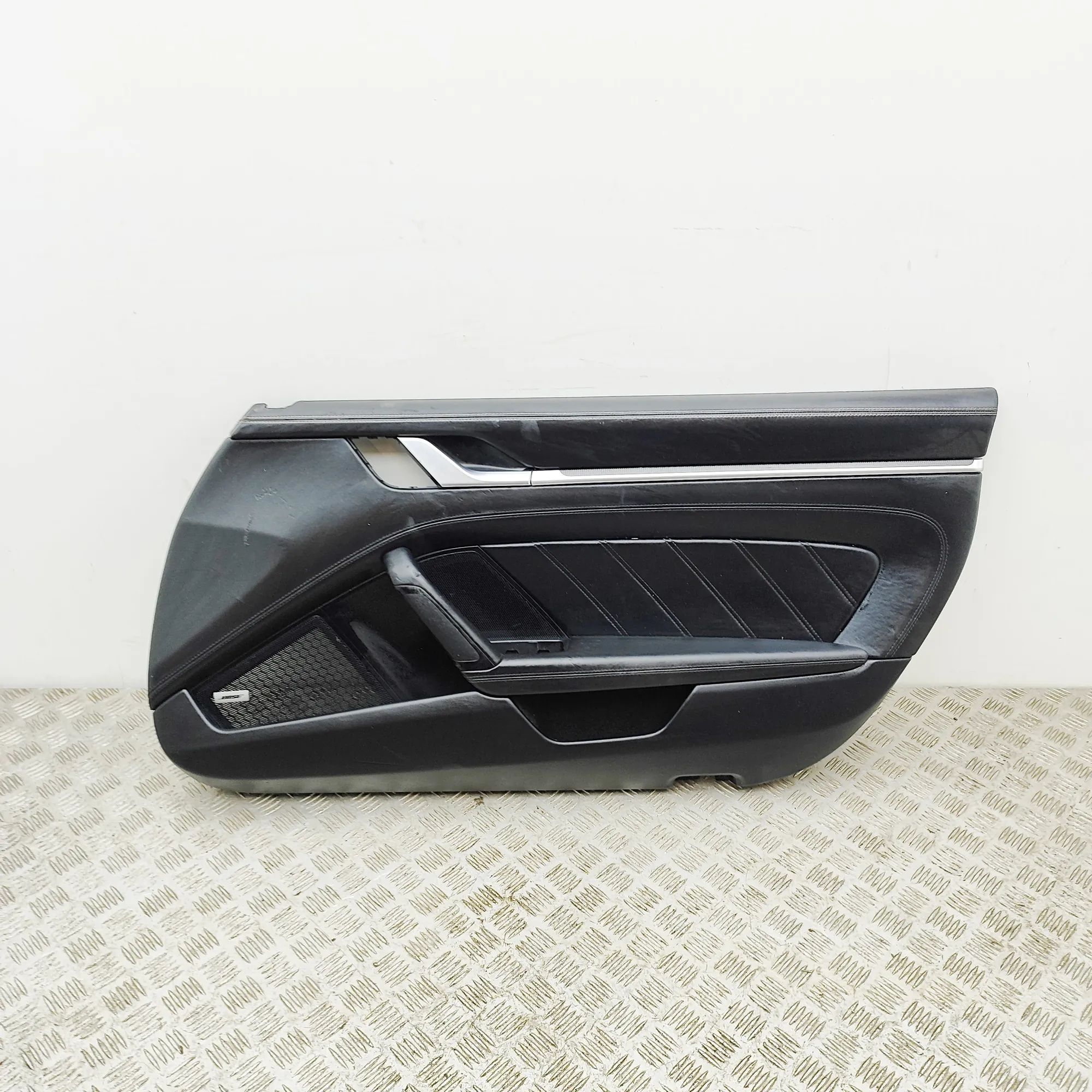 Porsche 911 (992) Front Right Door Panel 992867012BR Front Right Door Panel PORSCHE 911 ...