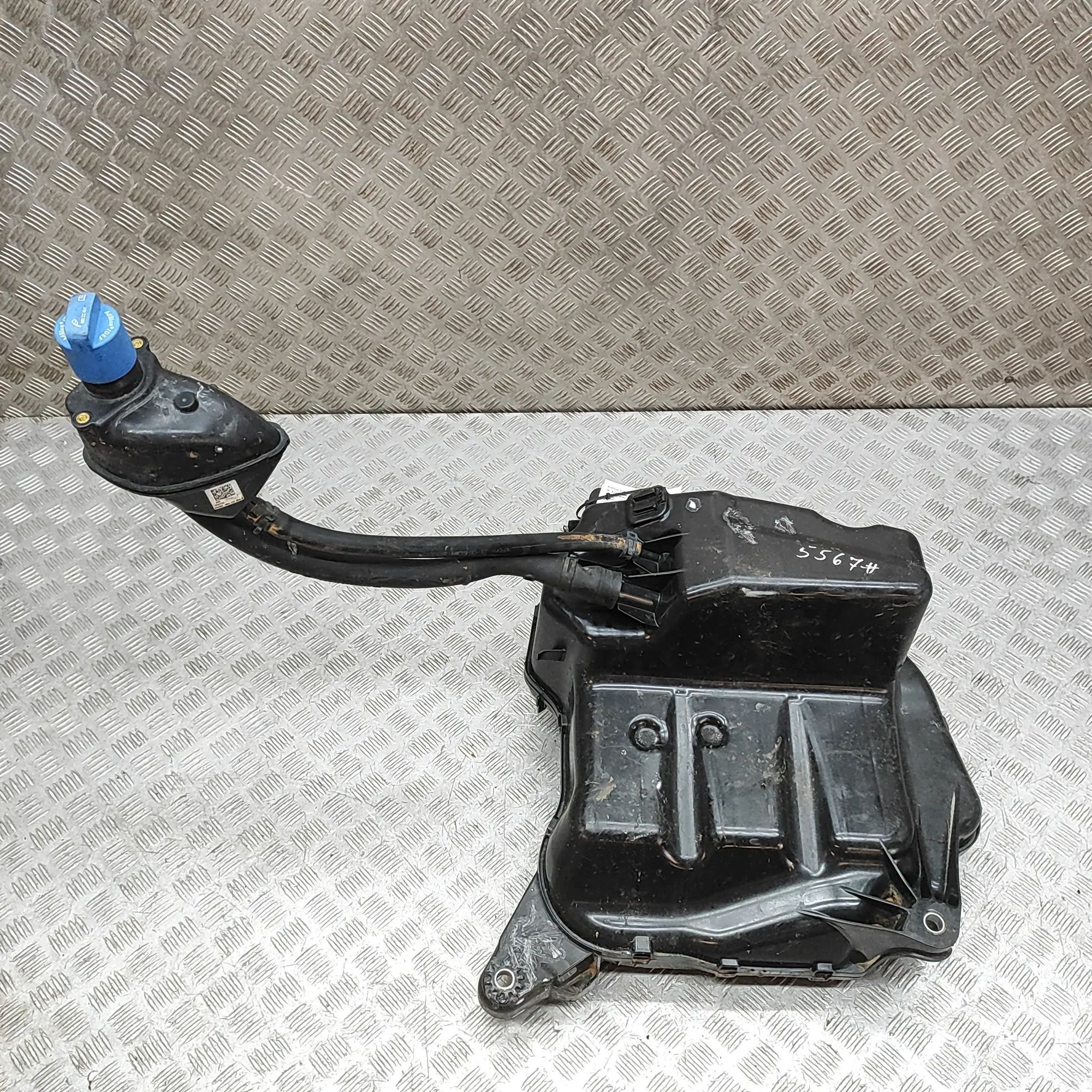 Audi A5 (B10) Adblue бачок 5WA131969, 0444040051, F01C25000H, 8B3131878B A...