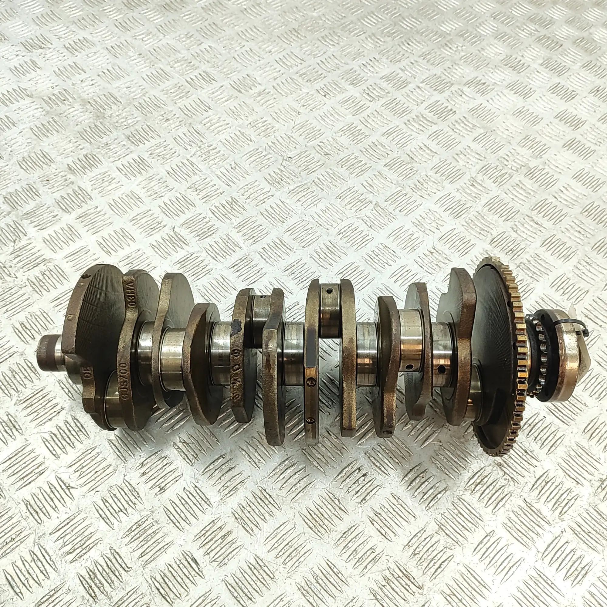 Volkswagen Passat коленчатый вал 071105189D, 03H105101 Crankshaft VW PASSAT (B6 ...