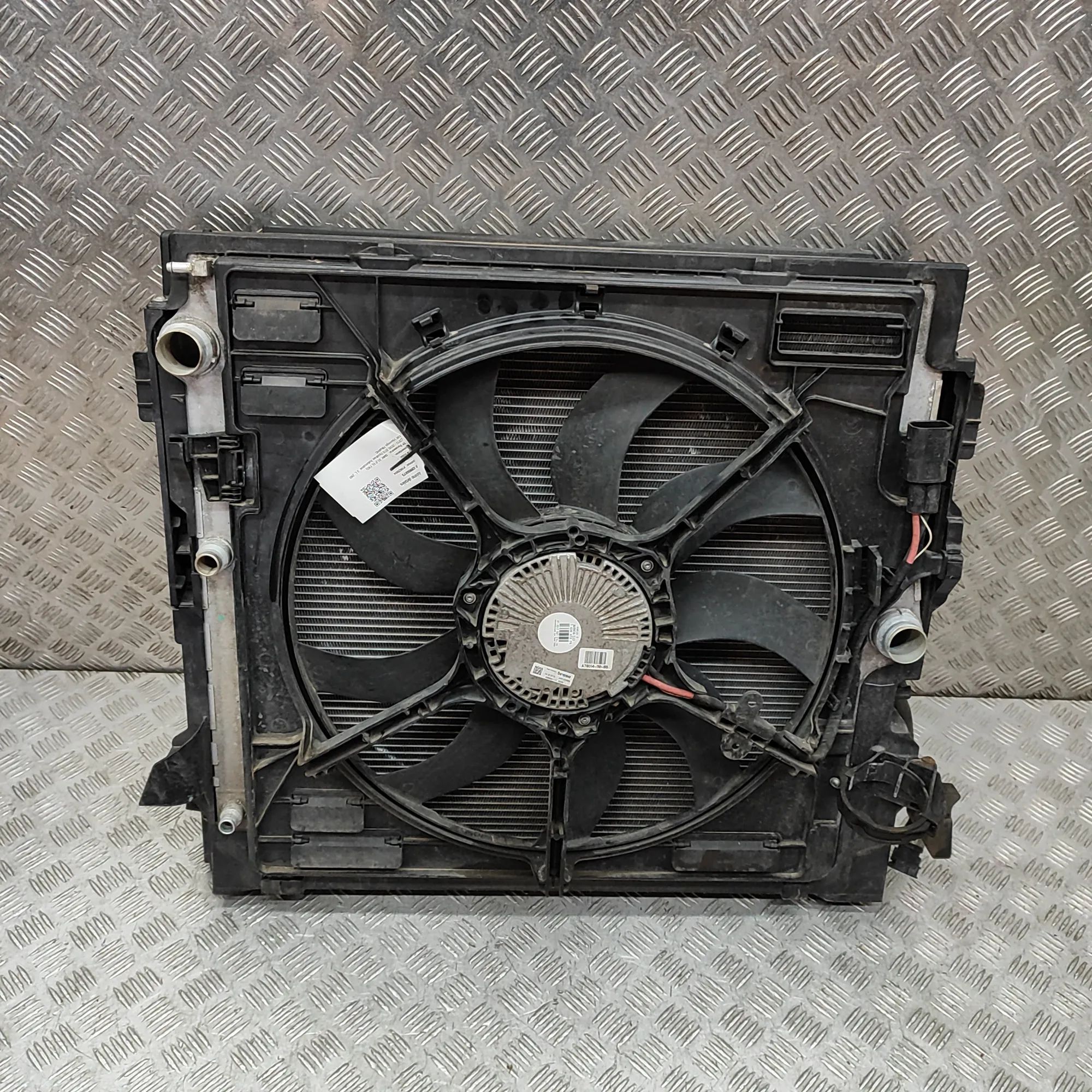 BMW X5 (F15) Cooling Radiator Pack 7634472, 7647371, 7589467, 9239944 Cooling Radi...