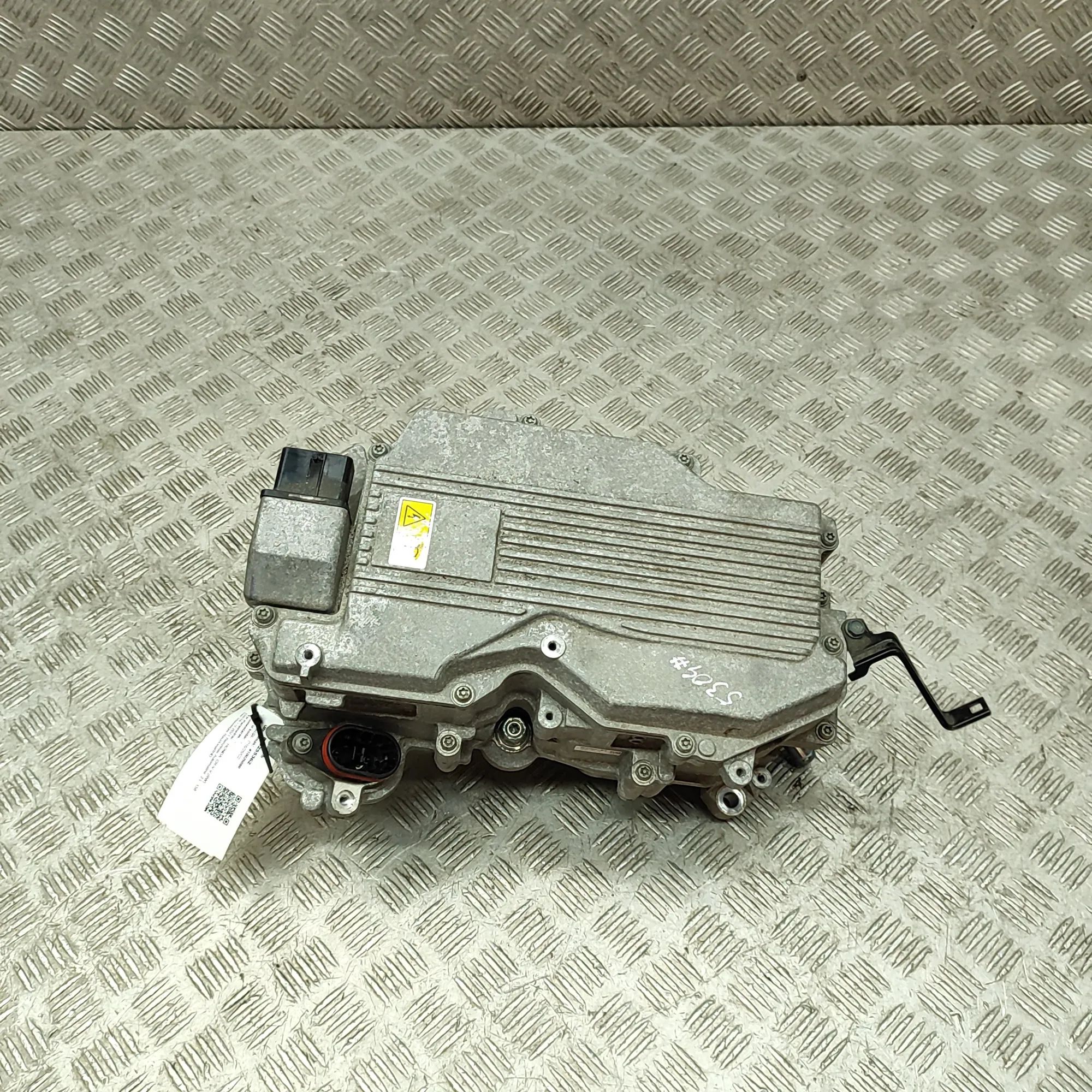 Honda CR-V Voolukonverter 12v-230v 1530-137022, 1B000-5RD-E02 Inverter HONDA CR-V ...