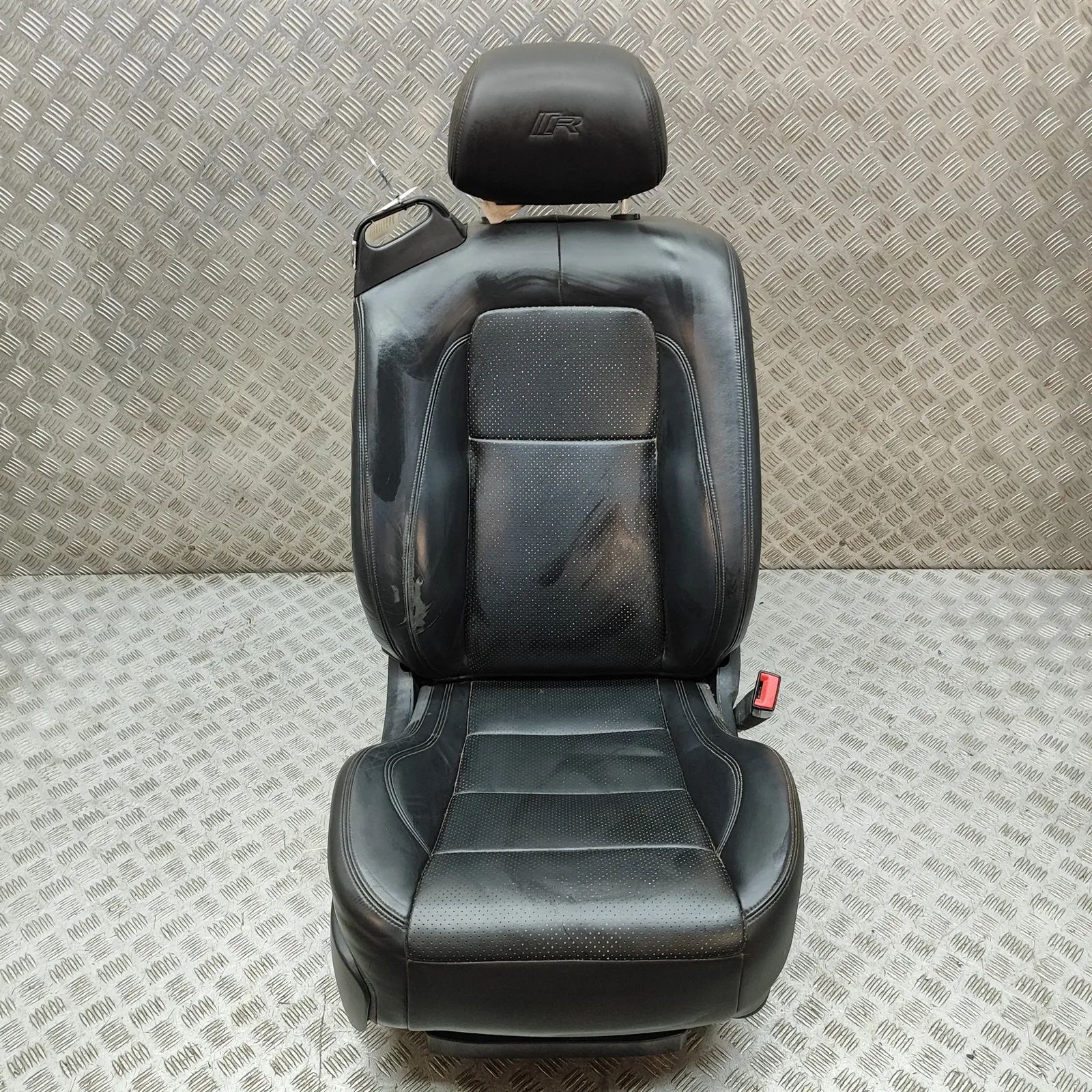 Jaguar XK Front Right Seat 9W83-C63222-AA Front Right Seat JAGUAR XK (Coup...