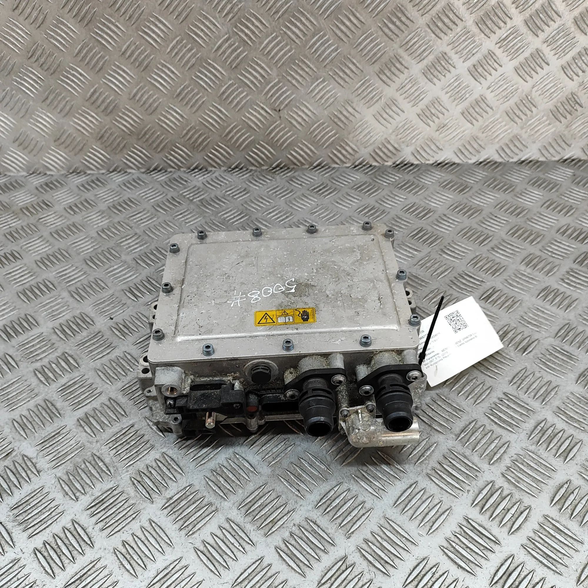 Mercedes-Benz Sprinter (W907 / W910)  Voltage Control Unit A0003421000, A0003424800 Voltage Control Unit M...