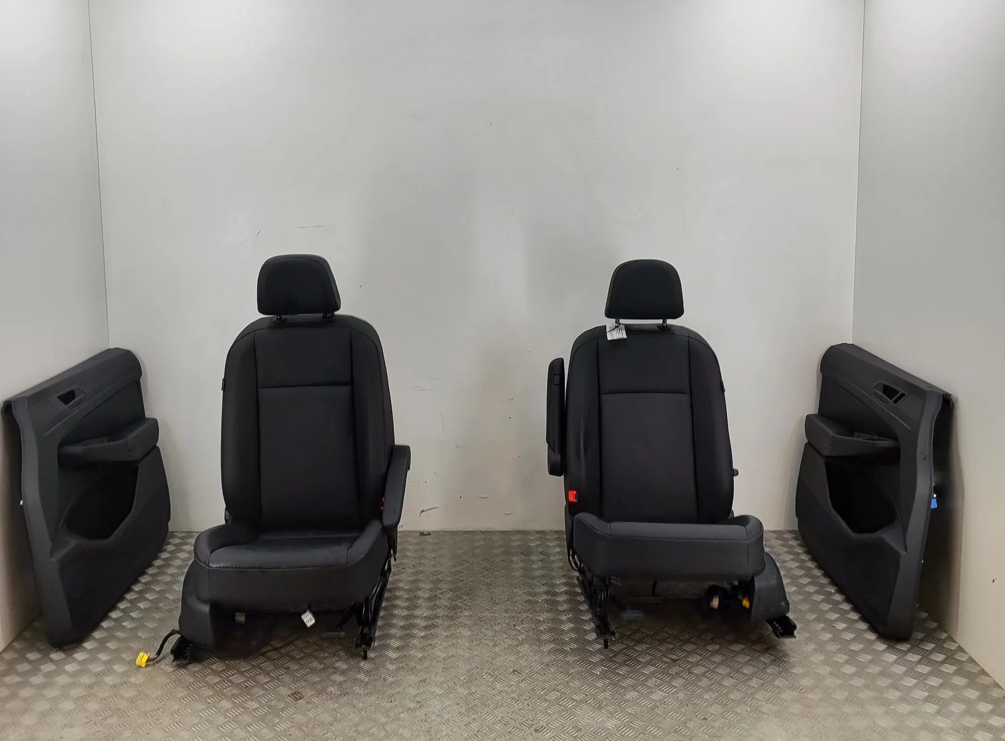 Volkswagen Caddy V Interior Seats W/ Door Cards Kit 2K8868079, 5QF881105AA, 2K7868109 Interior Seat...