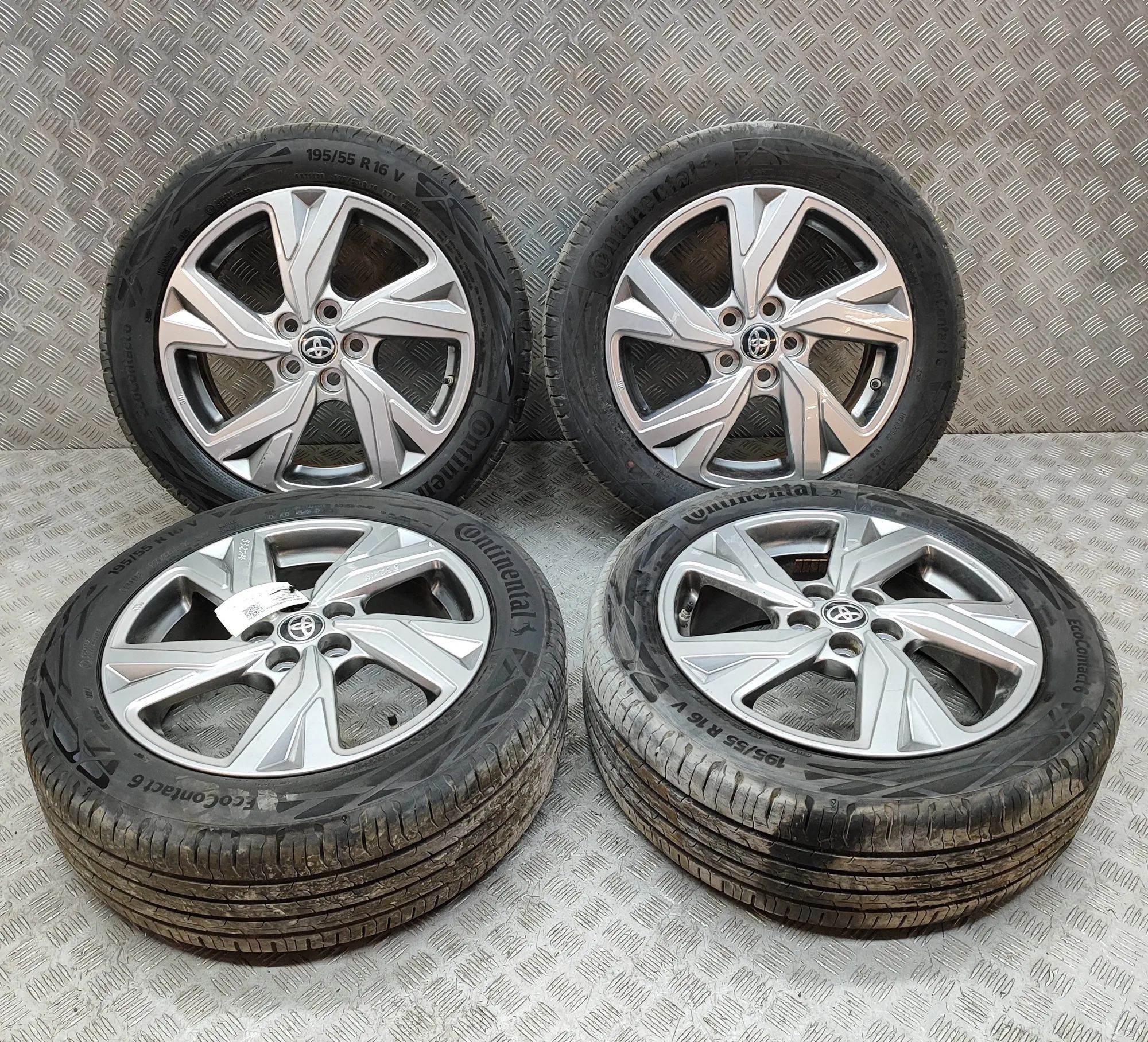 Toyota Yaris Alloy Wheel Set 42611-0DJ60 Alloy Wheel Set TOYOTA YARIS (_P21_...