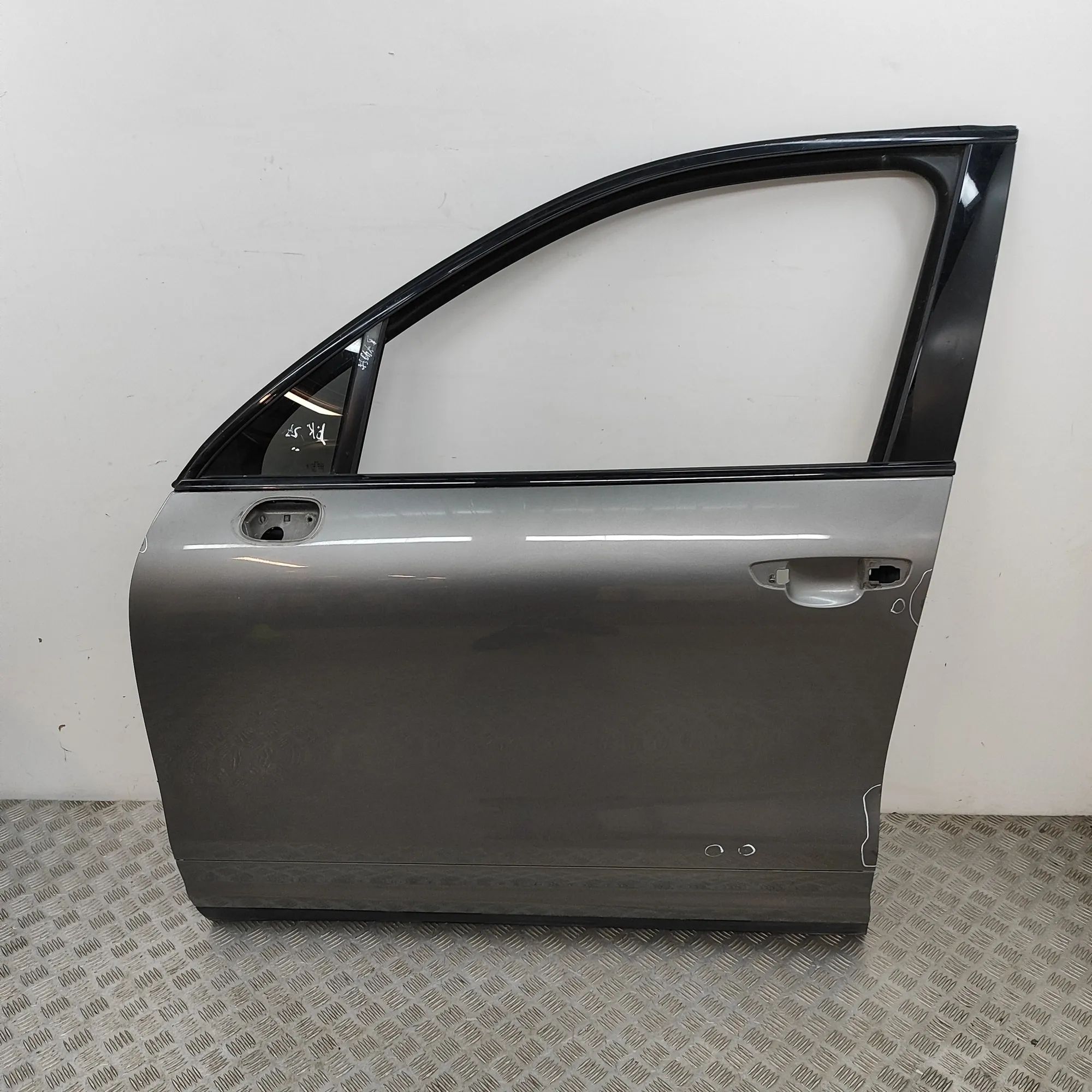 Porsche Cayenne Front Left Door 95853101100 Front Left Door PORSCHE CAYENNE (92...