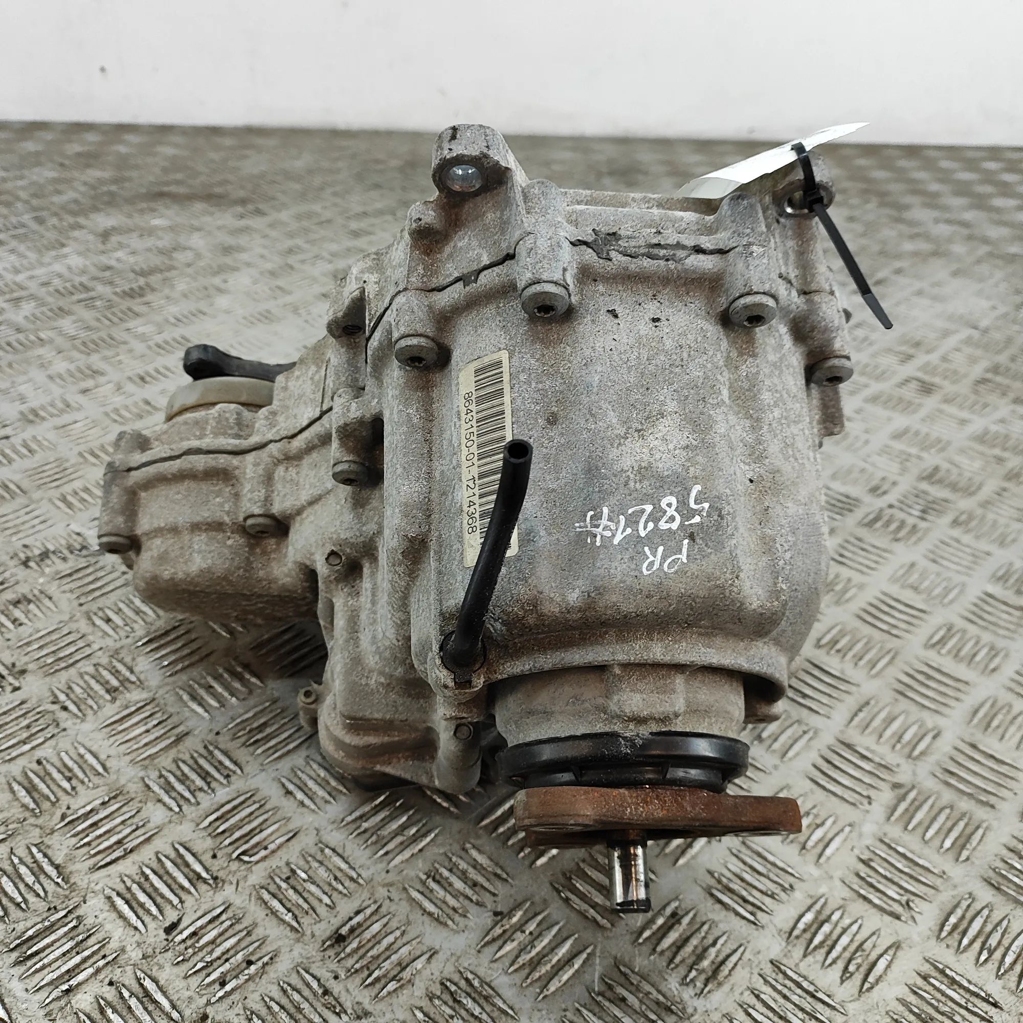 BMW 3 (F30 / F31) Раздаточная коробка 8643150 Transfer Box BMW 3 SERIES (F30, F80) (2...
