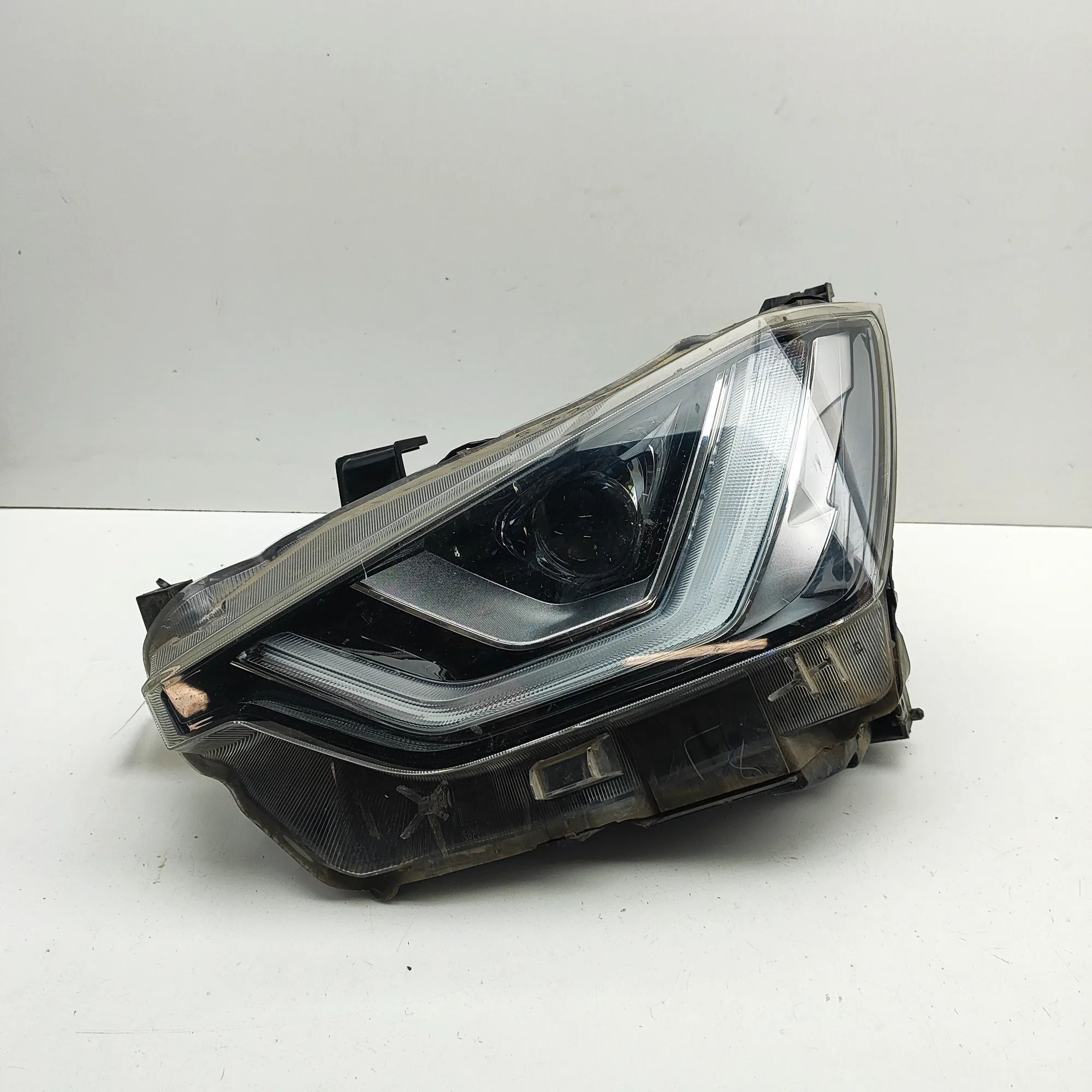 Isuzu  D-Max Front Left Headlight 100-8R006, 0908130868 Front Left Headlight ISUZ...