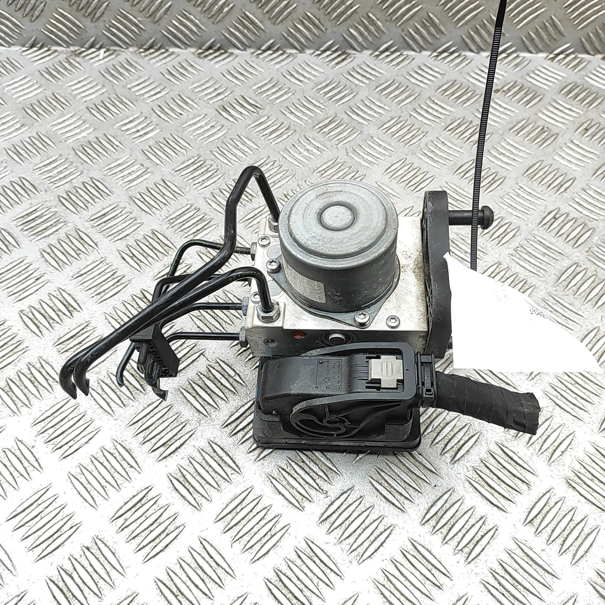Mercedes-Benz A (W176) ABS Hydraulipumppu A2134310400 ABS Pump MERCEDES-BENZ E-CLASS (W21...