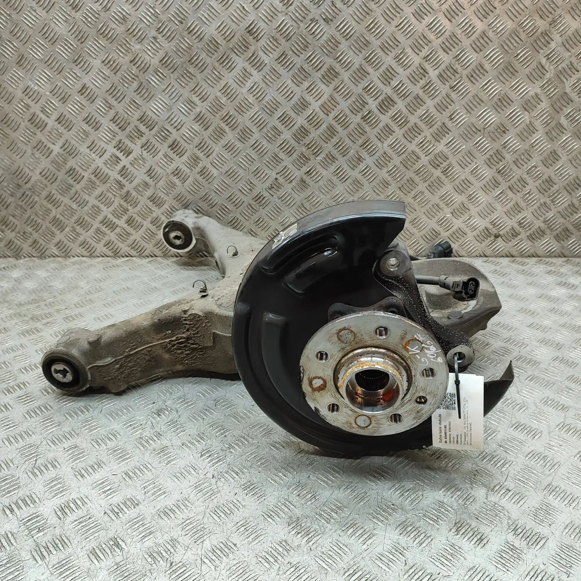 Volkswagen Multivan (T7) Rear Left Wheel Hub Spindle 7T0501413C, 7T0501071C, 7T0407621A Rear Left Wh...