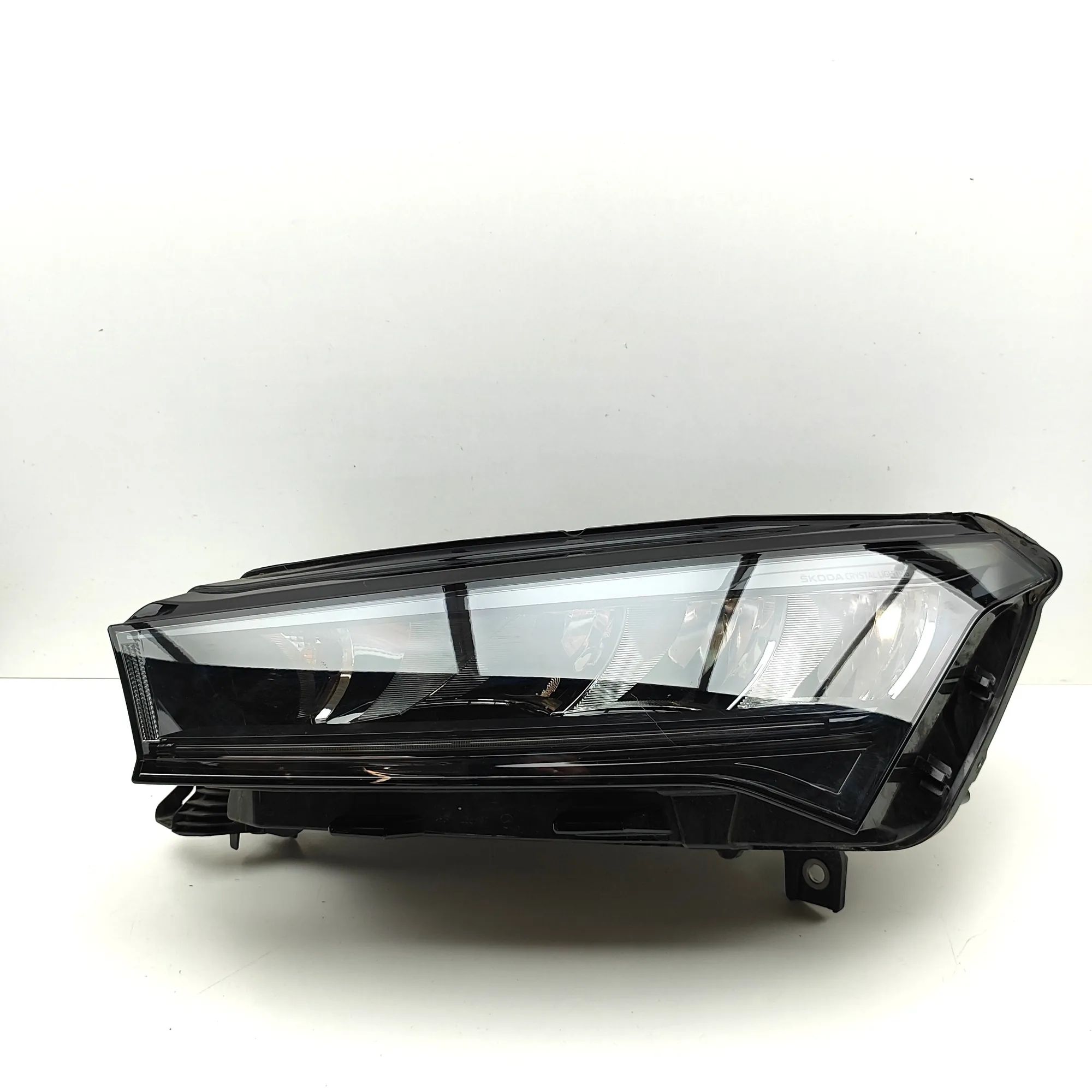 Skoda Enyaq Front Left Headlight 992941591CE, 5LC941015 Front Left Headlight SKO...