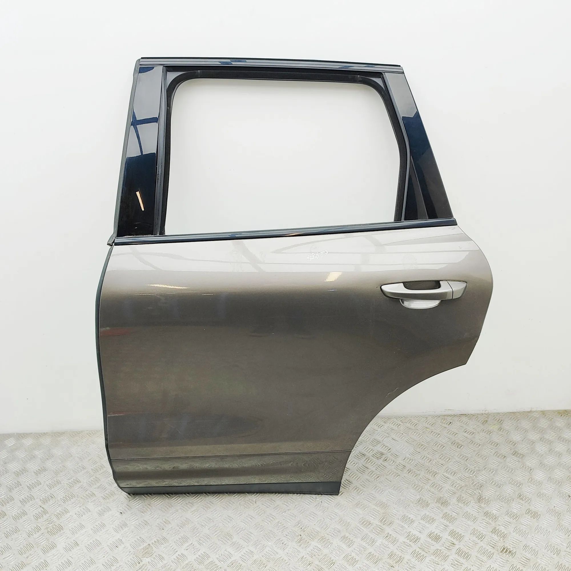 Porsche Cayenne Rear Left Door 95853301100 Rear Left Door PORSCHE CAYENNE (92A...